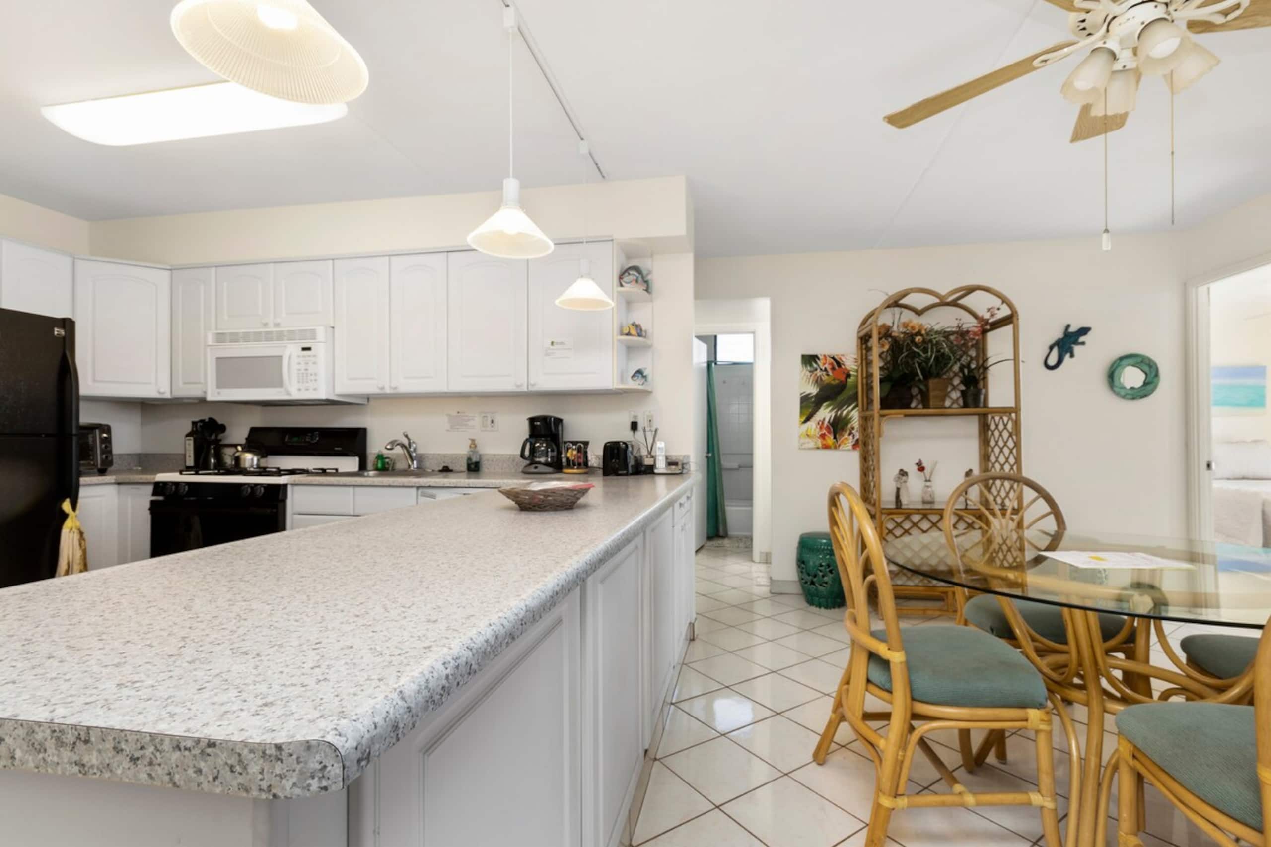 Ocean View Condo With Pool & Beach Access - Photo 10