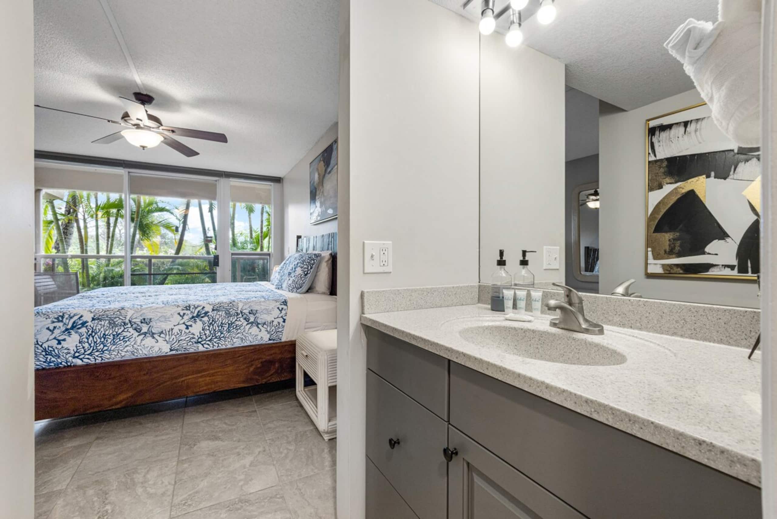 Beautiful Modern Remodeled Maui Banyan Studio - Photo 12