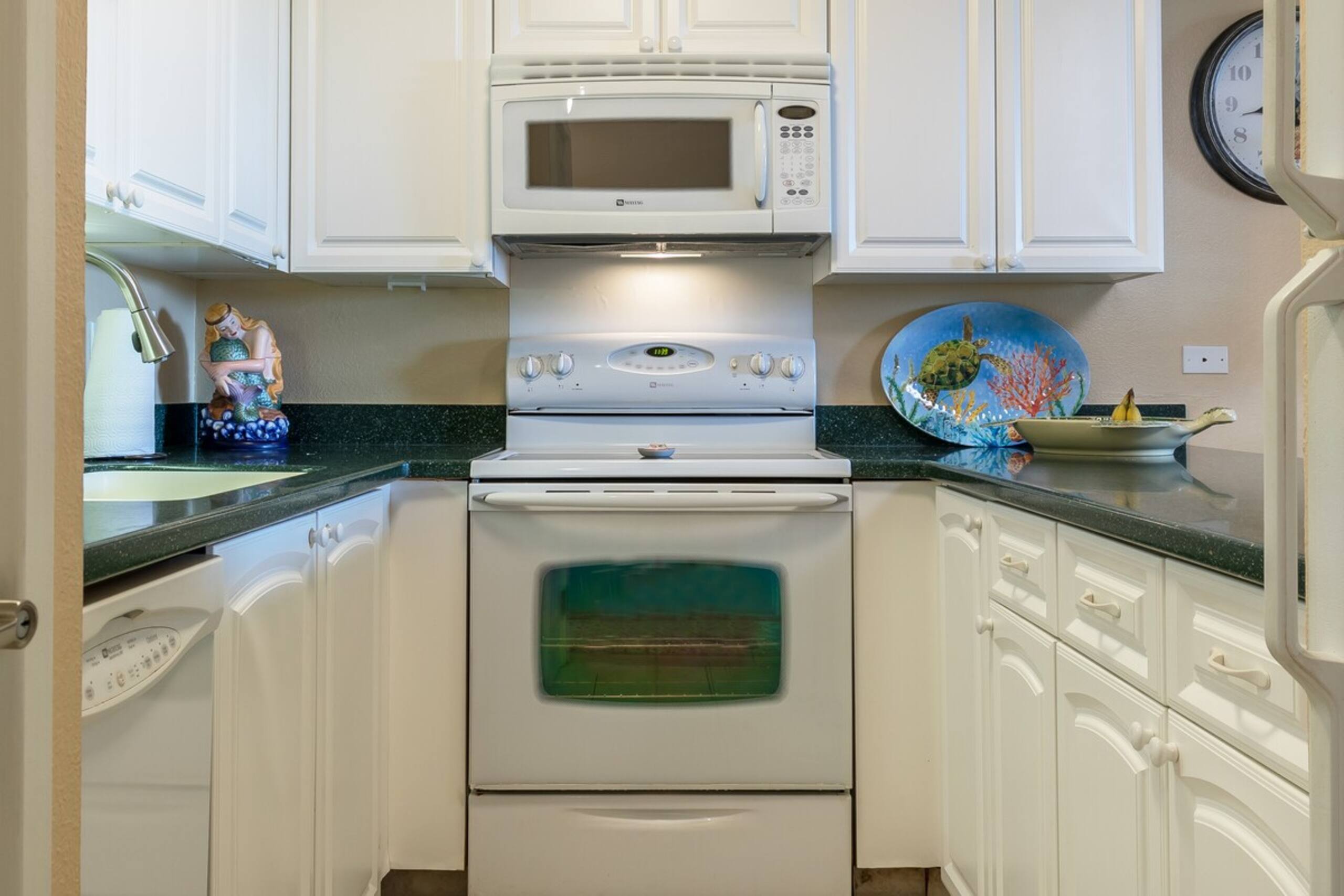 Sleeps 6 OCEAN VIEW -Beautiful Inside - Photo 4