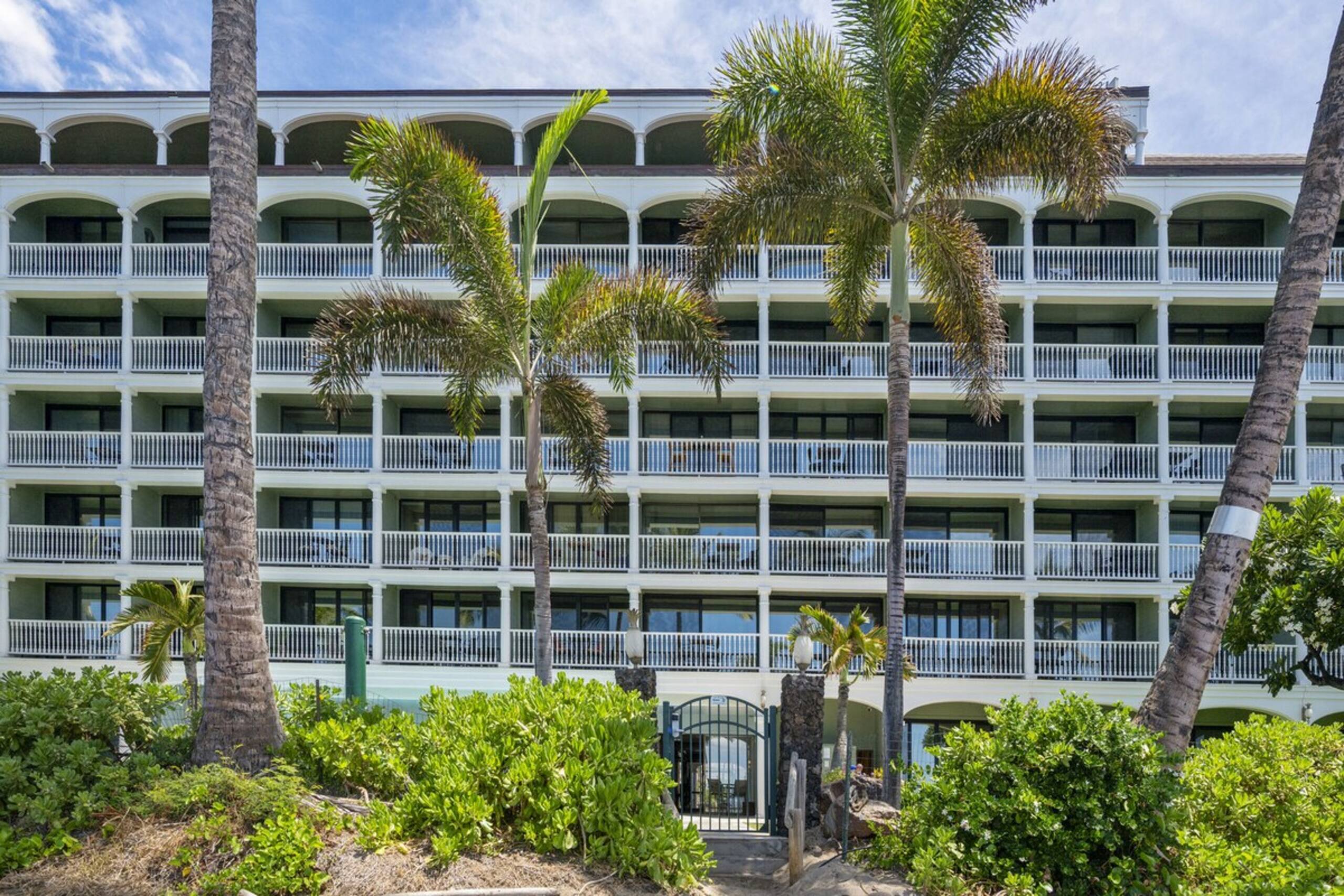 New Listing: Comfort & Beachfront Bliss - Photo 37