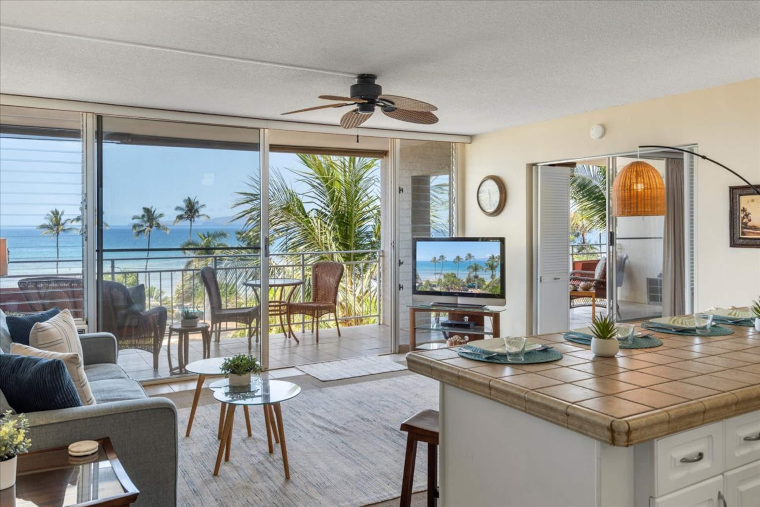 Oceanfront Kihei penthouse with a 32ft lanai - Photo 9