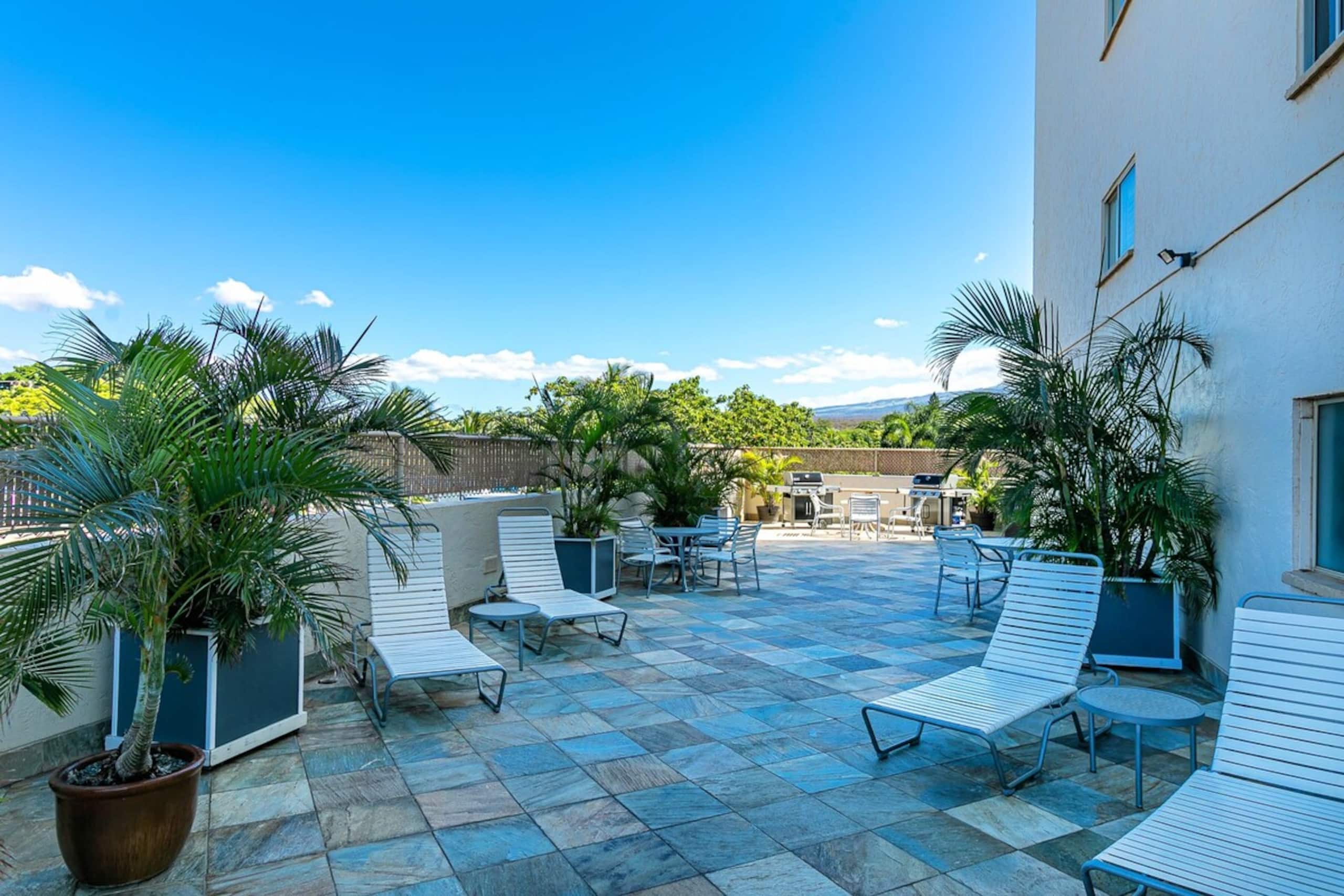 Oceanfront Kihei penthouse with a 32ft lanai - Photo 32