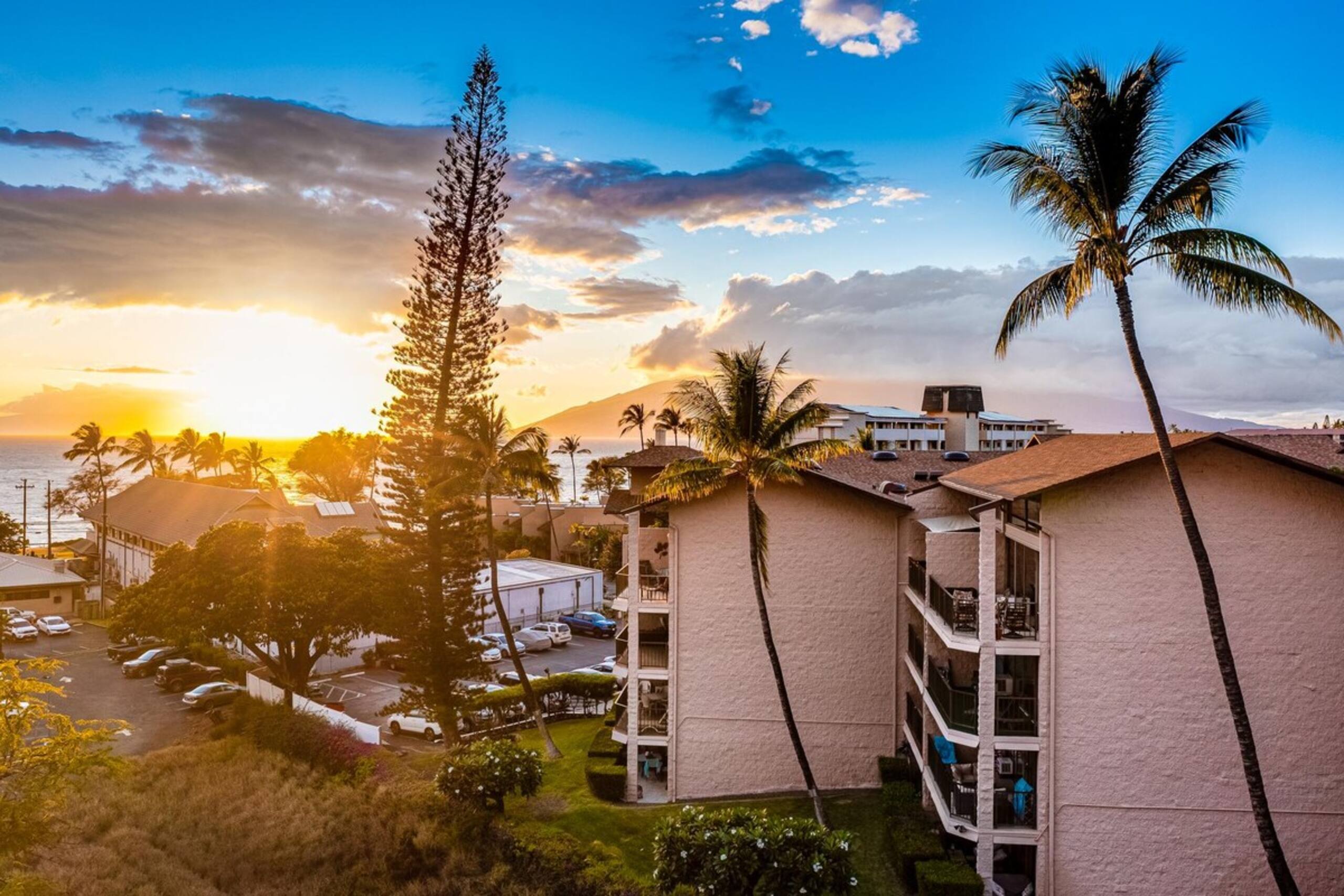 Gorgeous 2 Story Penthouse with Oceanview, Nearby - Photo 62