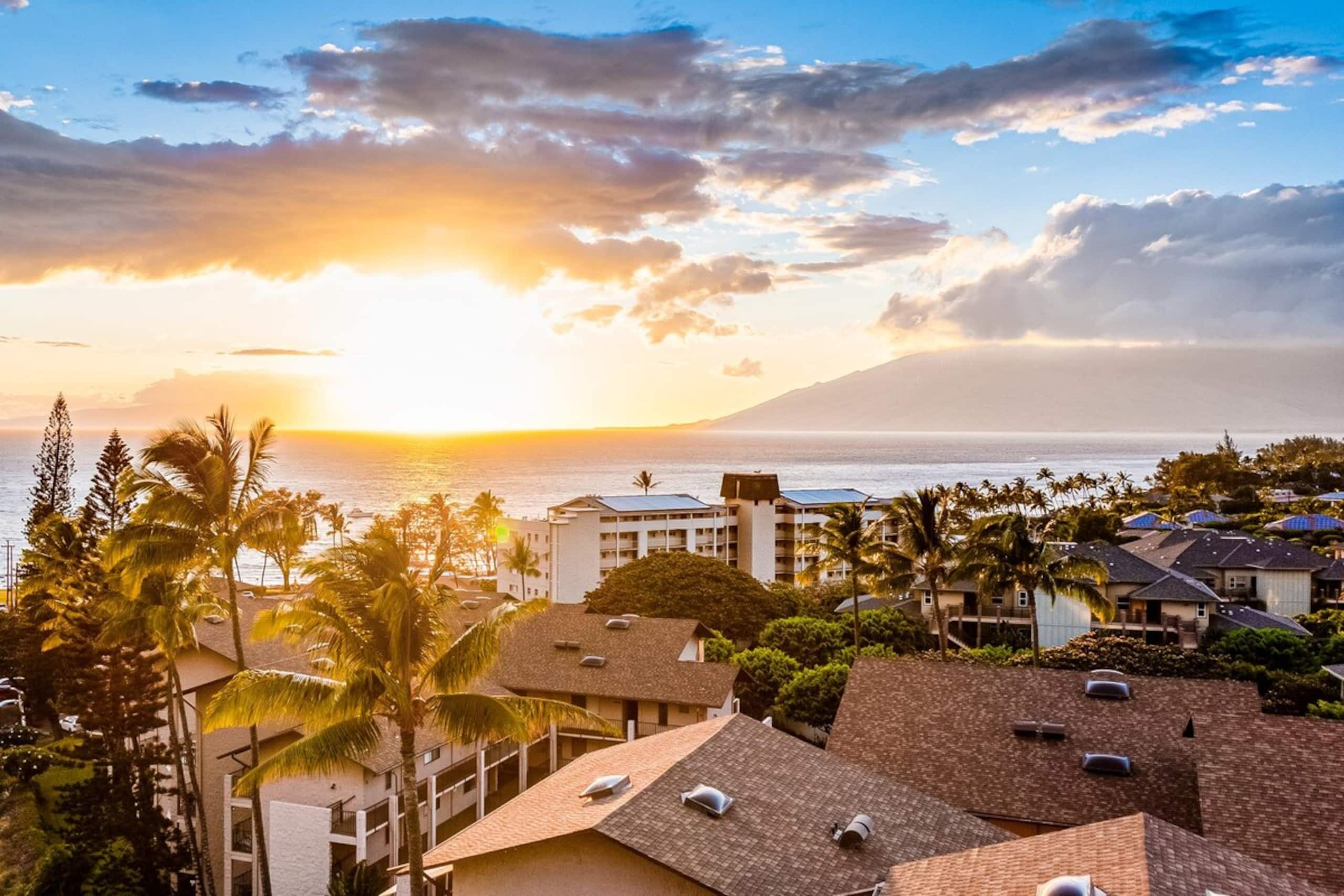 Gorgeous 2 Story Penthouse with Oceanview, Nearby - Photo 63