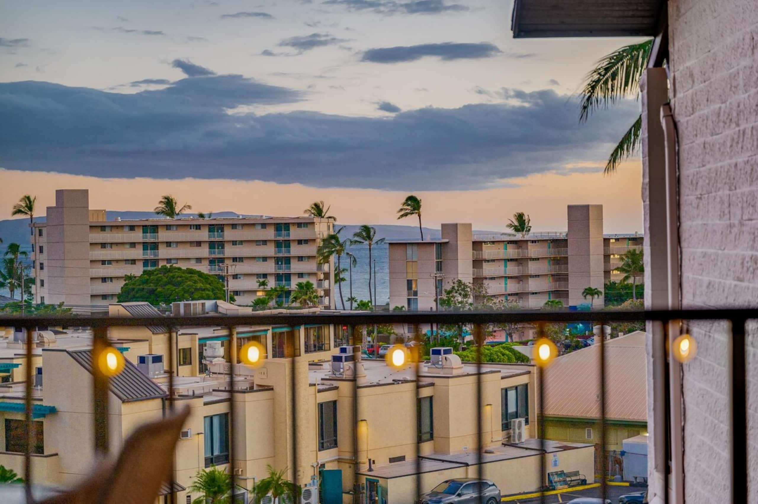 Gorgeous 2 Story Penthouse with Oceanview, Nearby - Photo 24