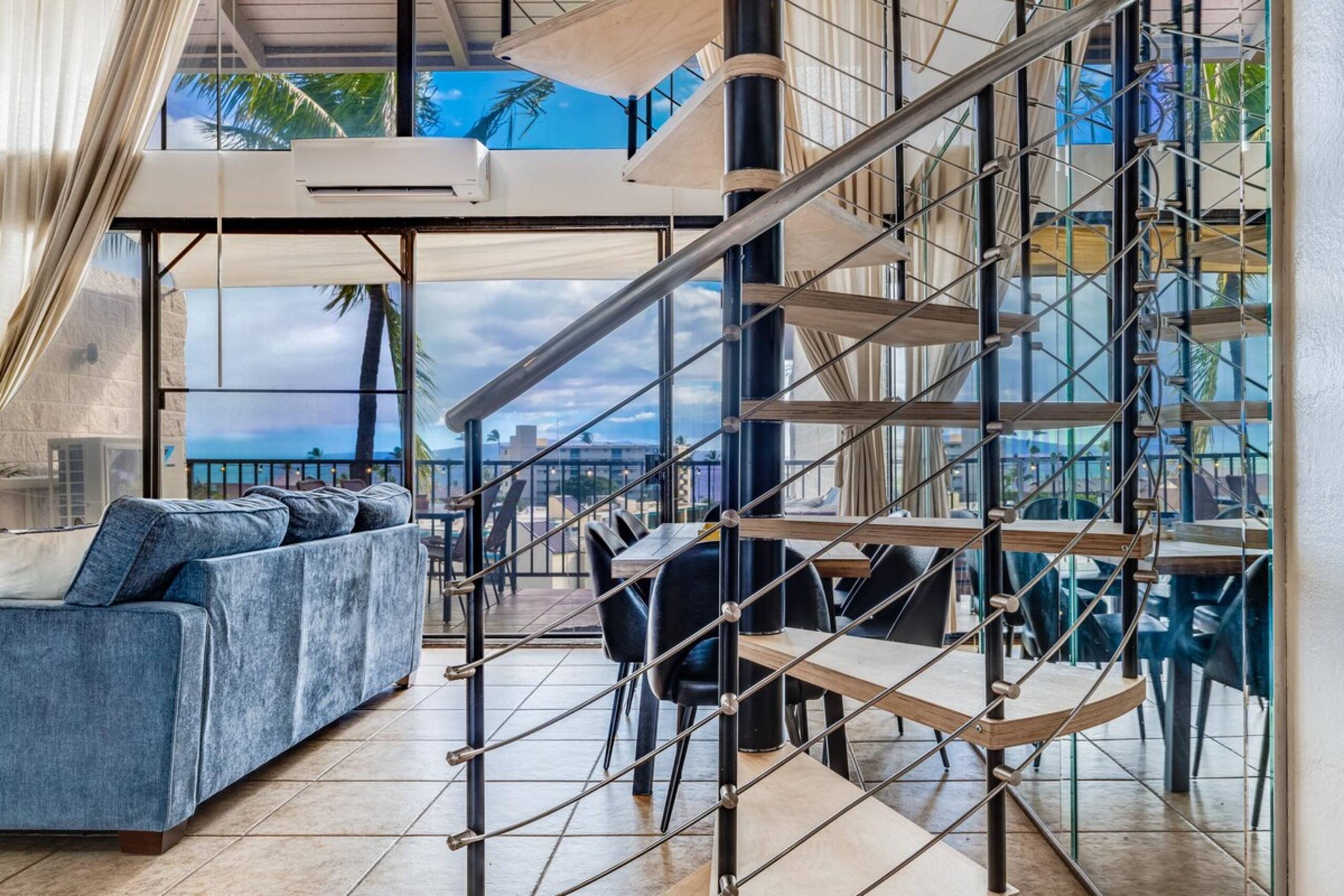 Gorgeous 2 Story Penthouse with Oceanview, Nearby - Photo 15