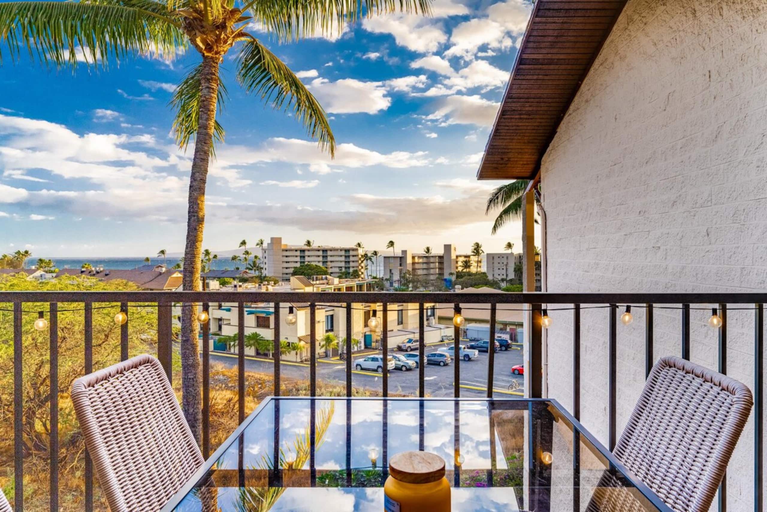 Gorgeous 2 Story Penthouse with Oceanview, Nearby - Photo 25