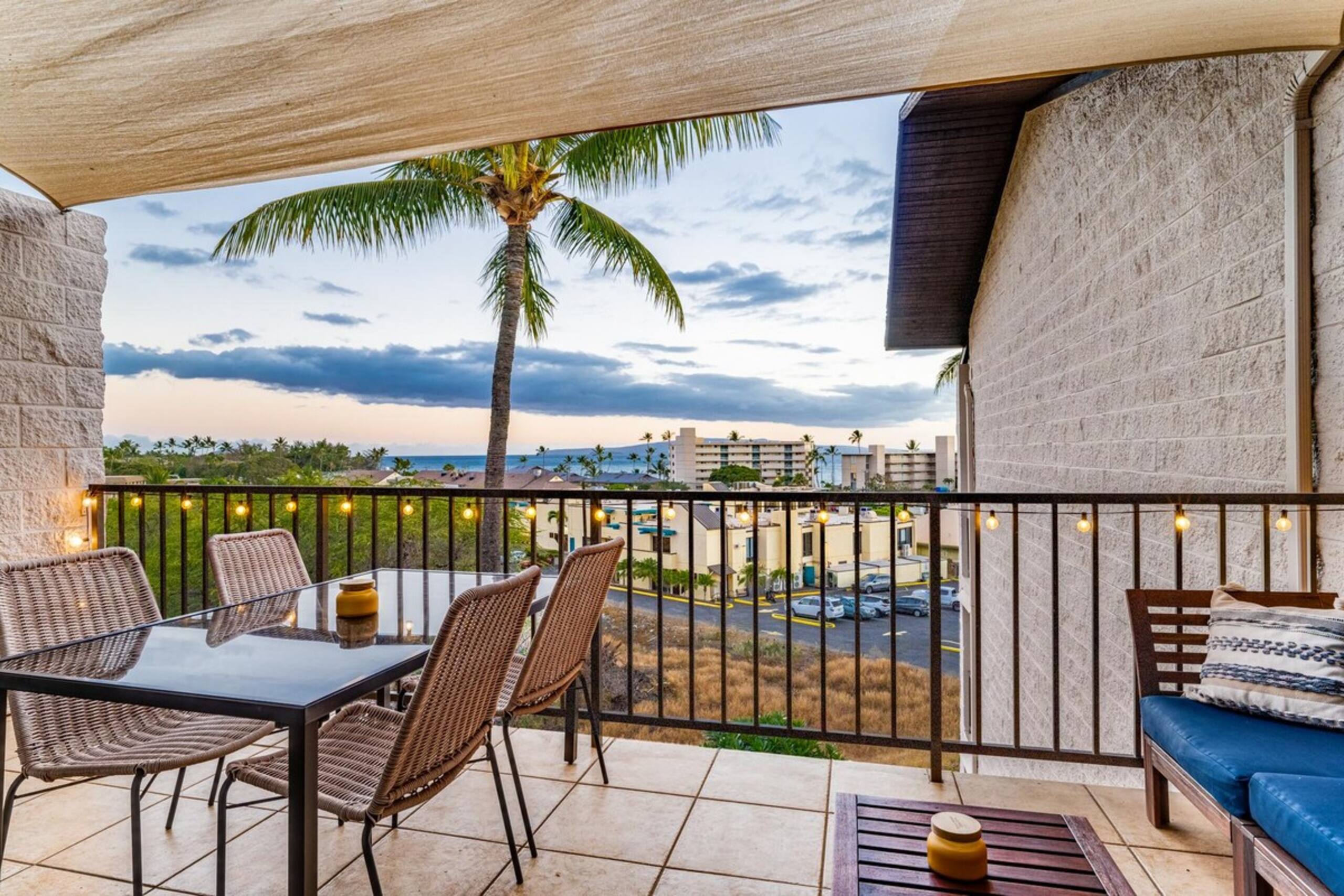 Gorgeous 2 Story Penthouse with Oceanview, Nearby - Photo 23