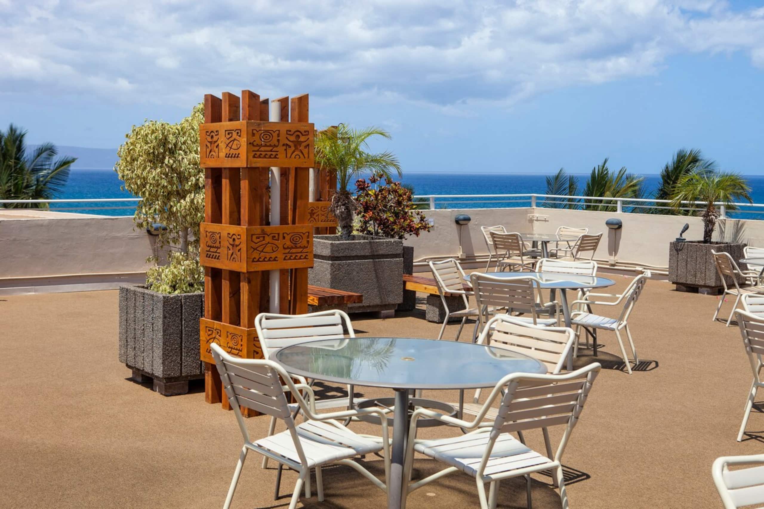 Maui Beachfront Escape With Pool - Photo 24