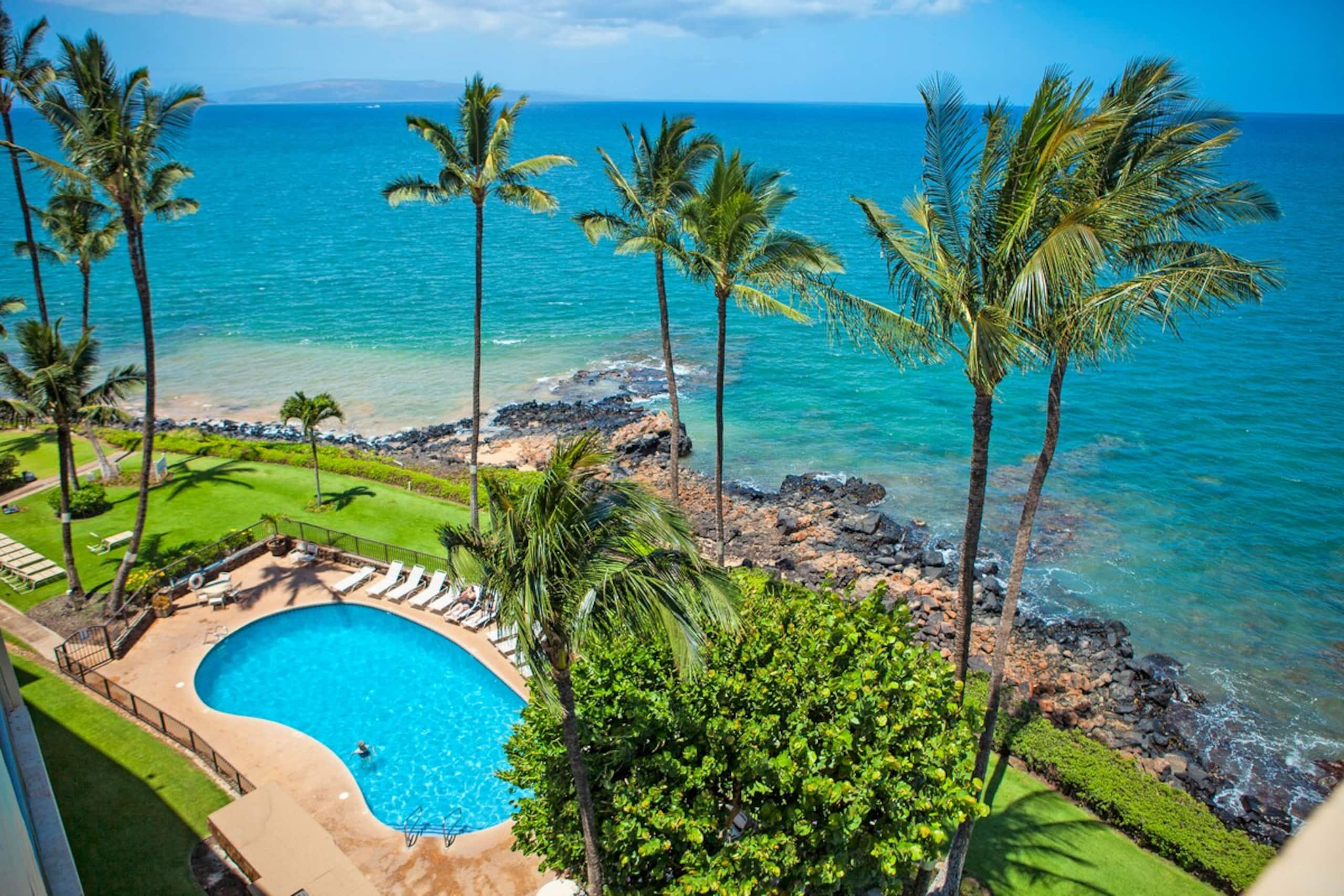 Maui Beachfront Escape With Pool - Photo 21