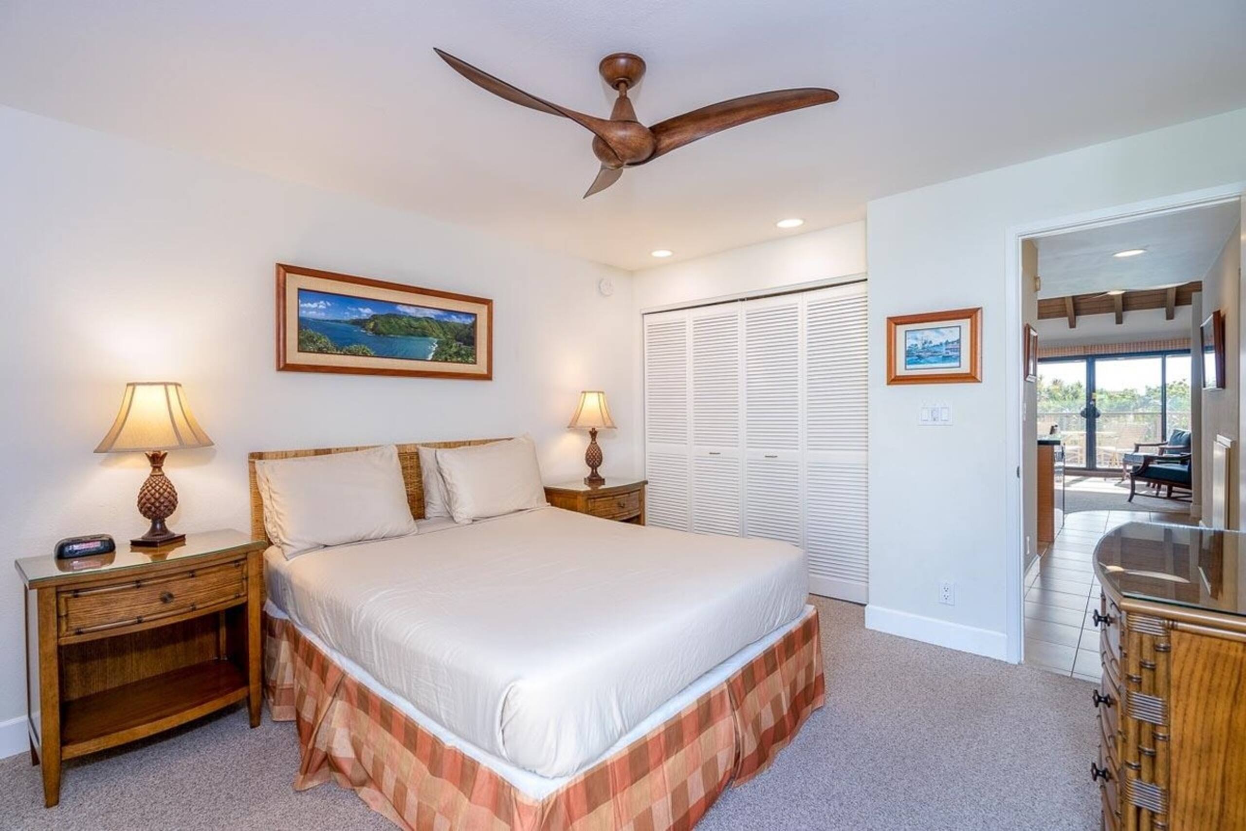 Modern 2BR/2BA, Sleeps 6, Walk to Beach, B Bldg - Main photo