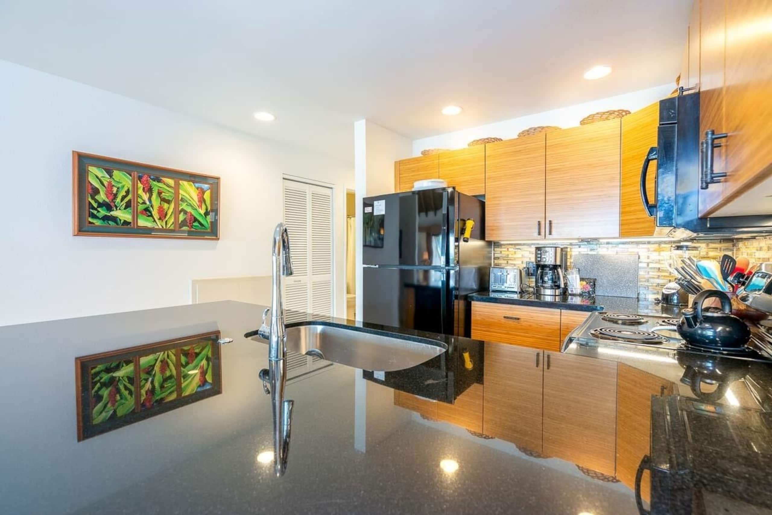 Modern 2BR/2BA, Sleeps 6, Walk to Beach, B Bldg - Photo 6