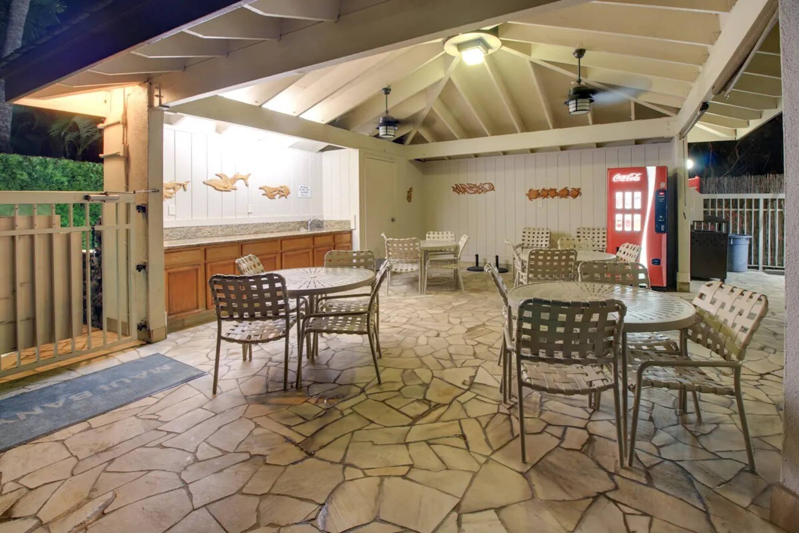 Maui Banyan F-203 Stunning 1 Bedroom Condo With AC - Photo 31