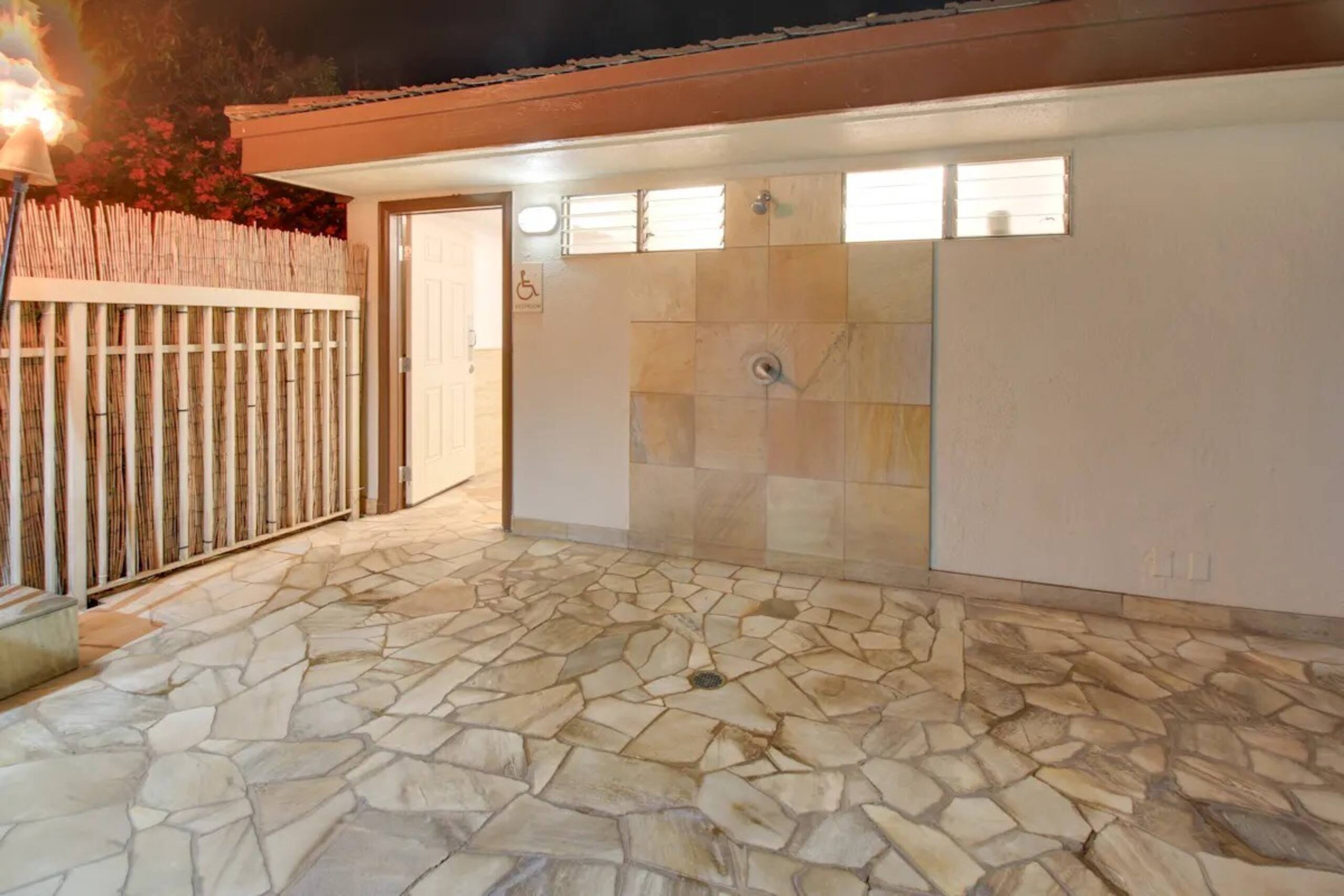 Maui Banyan F-203 Stunning 1 Bedroom Condo With AC - Photo 33