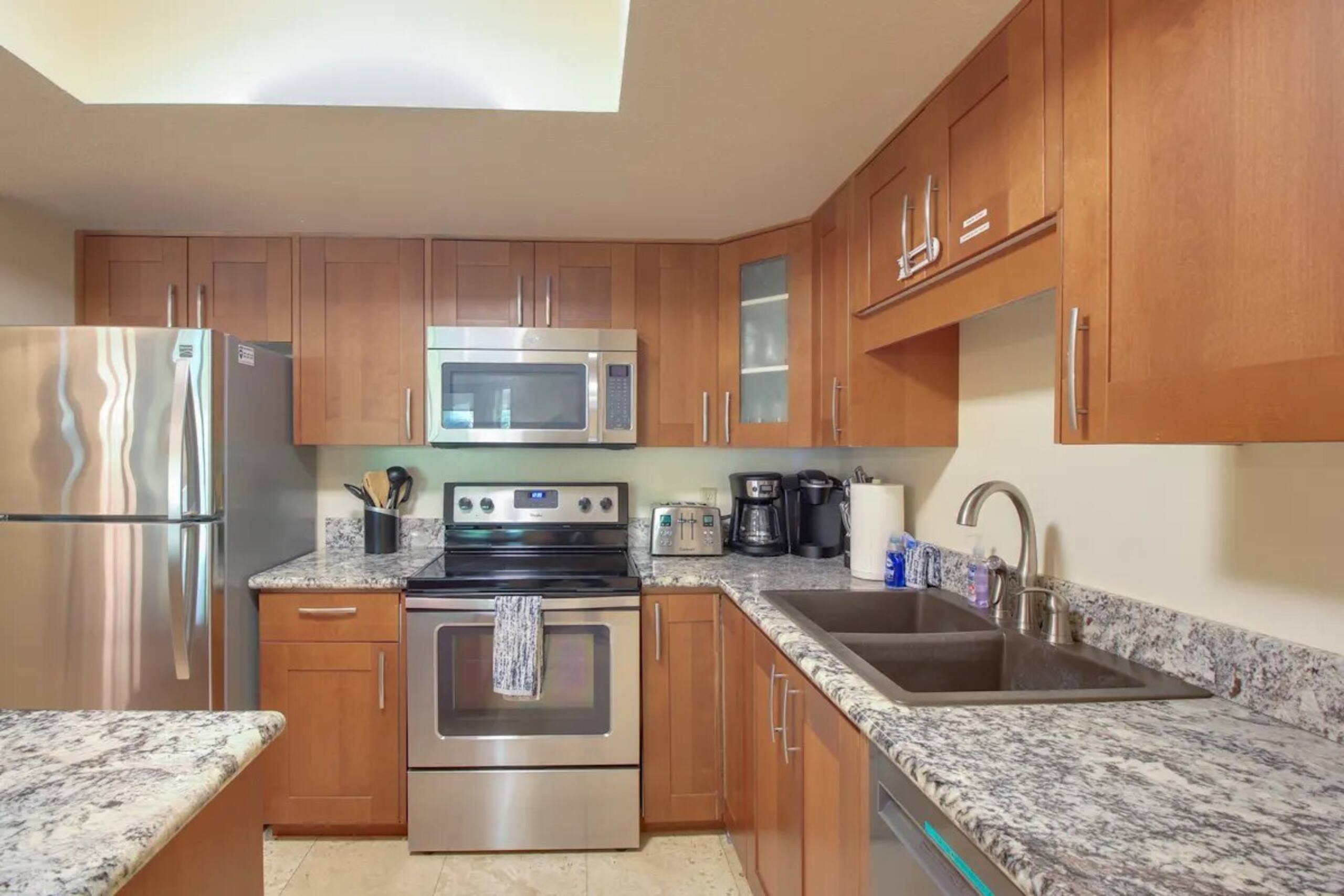 Maui Banyan F-203 Stunning 1 Bedroom Condo With AC - Photo 7