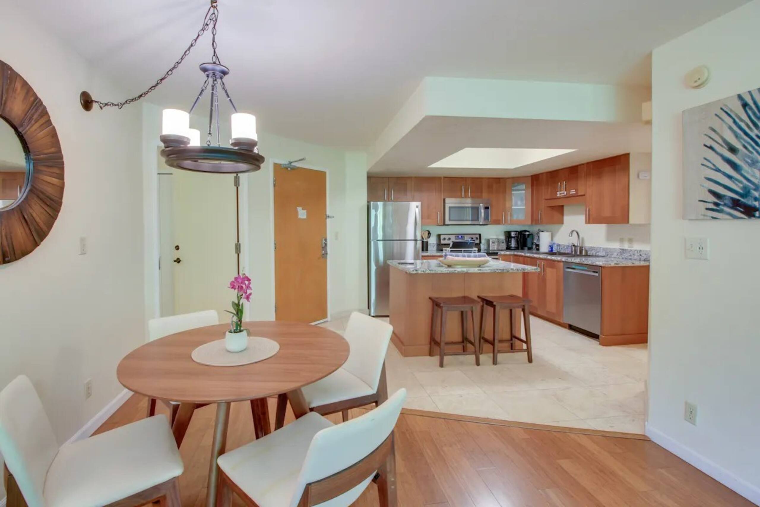 Maui Banyan F-203 Stunning 1 Bedroom Condo With AC - Photo 4