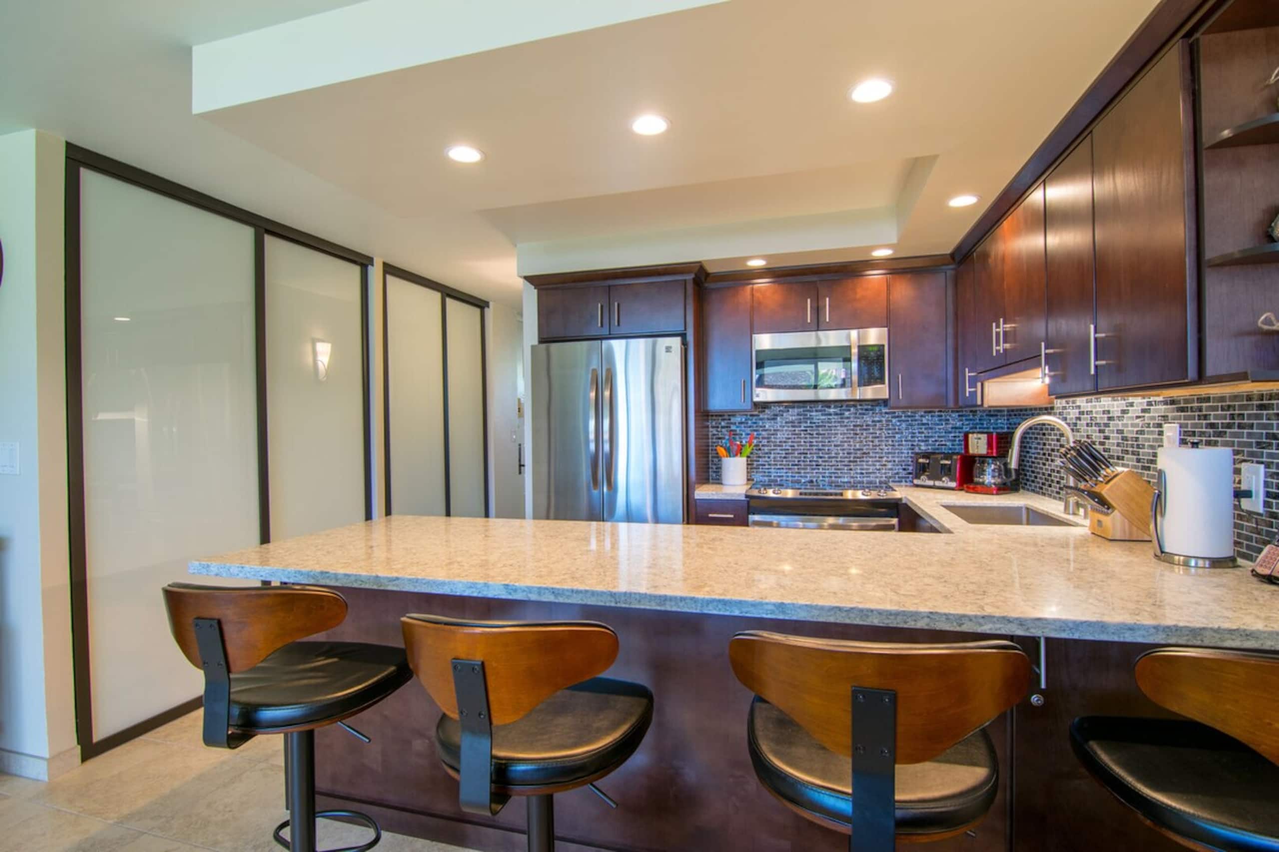 Custom remodel and breathtaking views - Photo 9