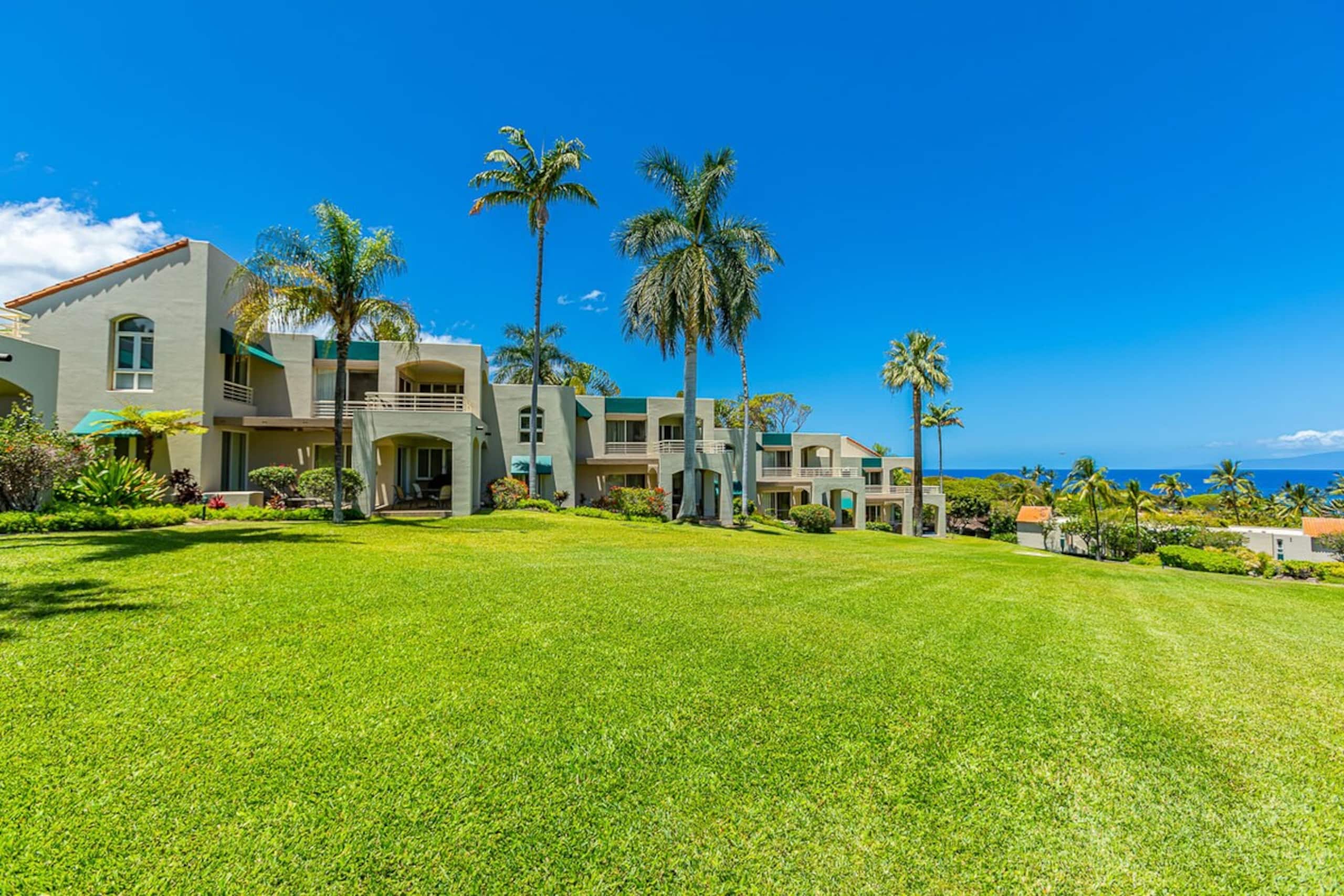 Wailea condo w/ sunset views and pool access - Photo 51