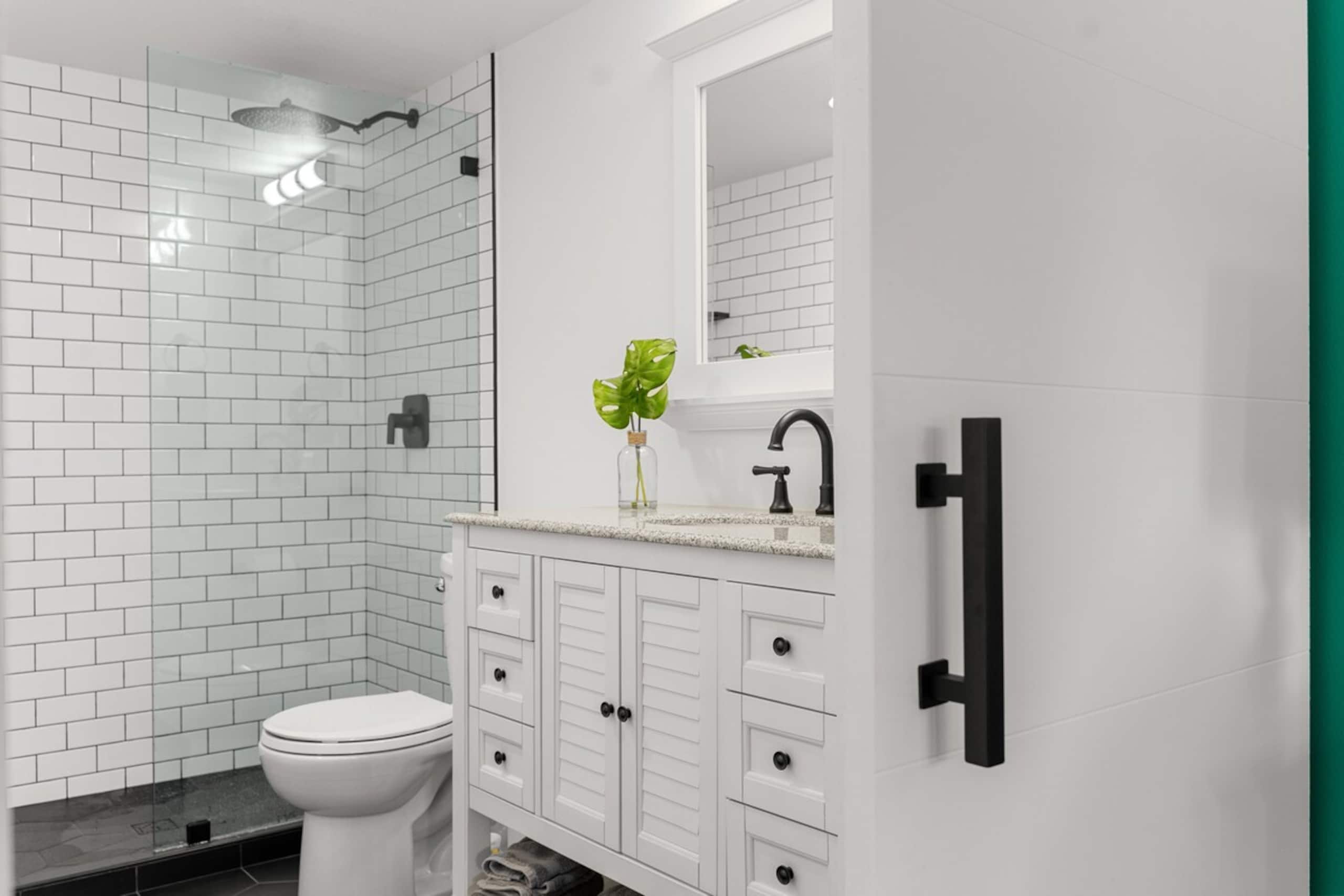 Beachside Bungalow - remodeled 2 bd/bth ground flr - Photo 21