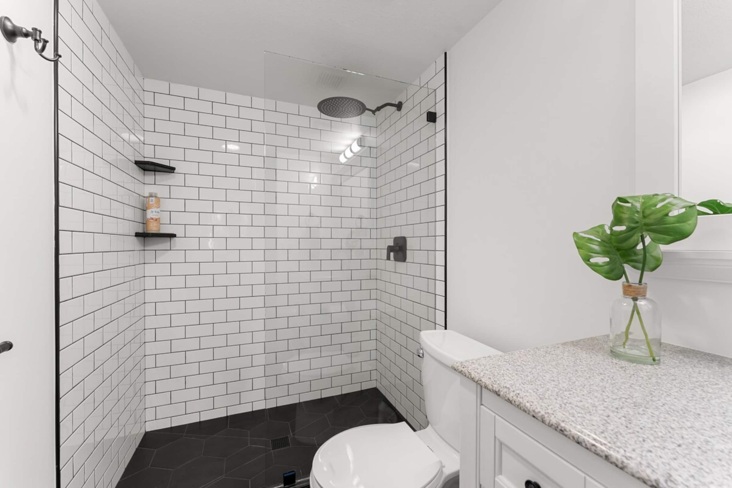 Beachside Bungalow - remodeled 2 bd/bth ground flr - Photo 20