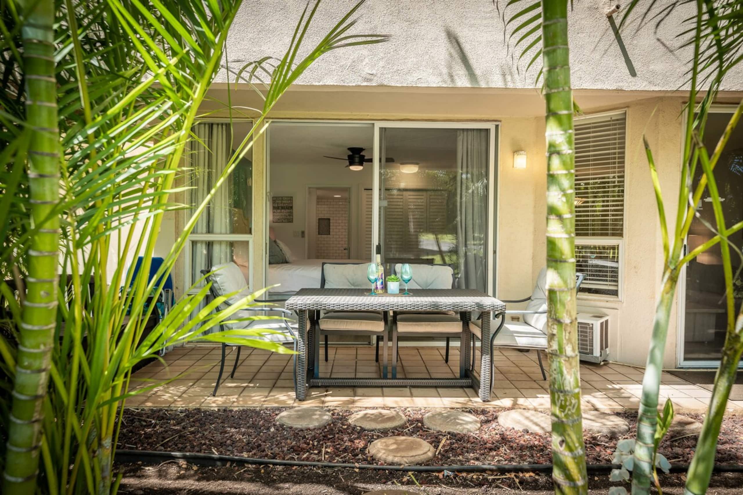 Beachside Bungalow - remodeled 2 bd/bth ground flr - Photo 47