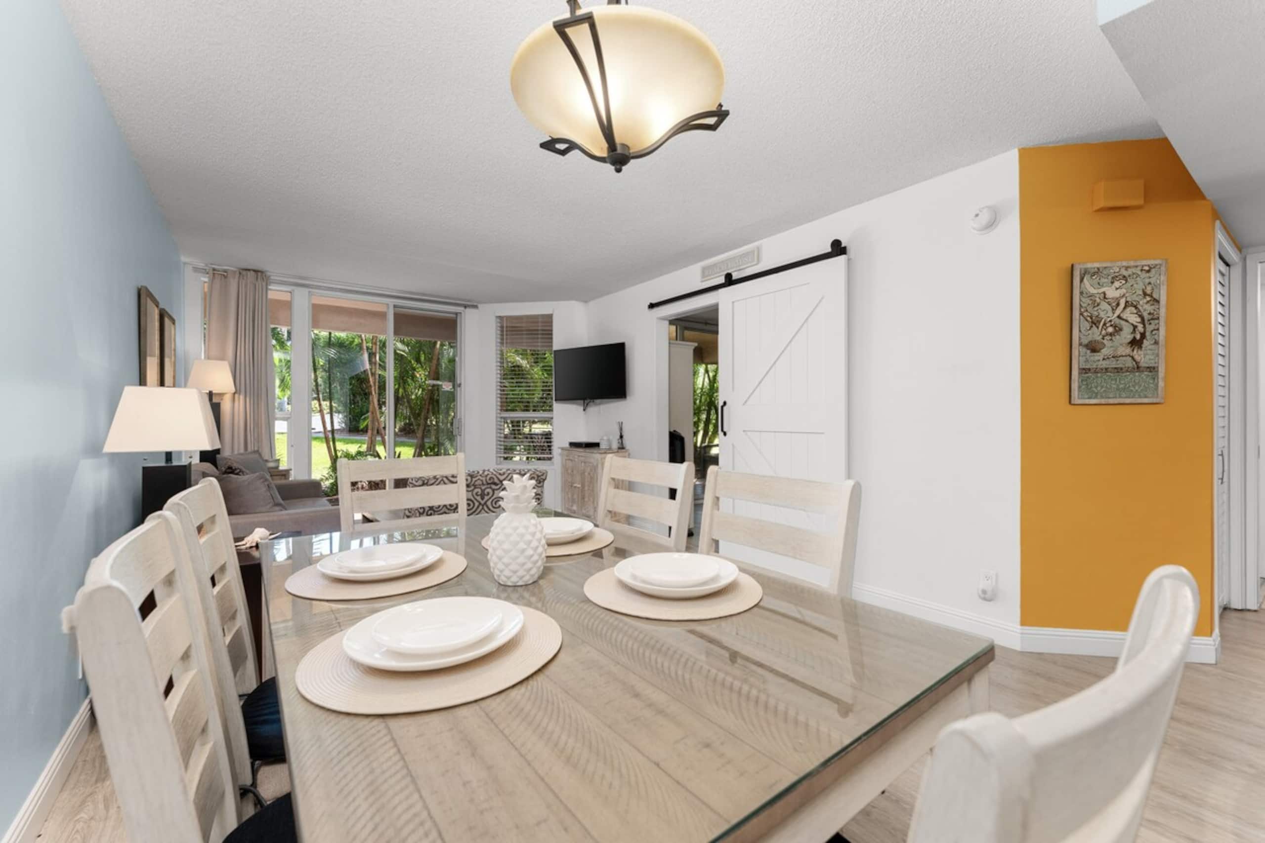 Beachside Bungalow - remodeled 2 bd/bth ground flr - Photo 15