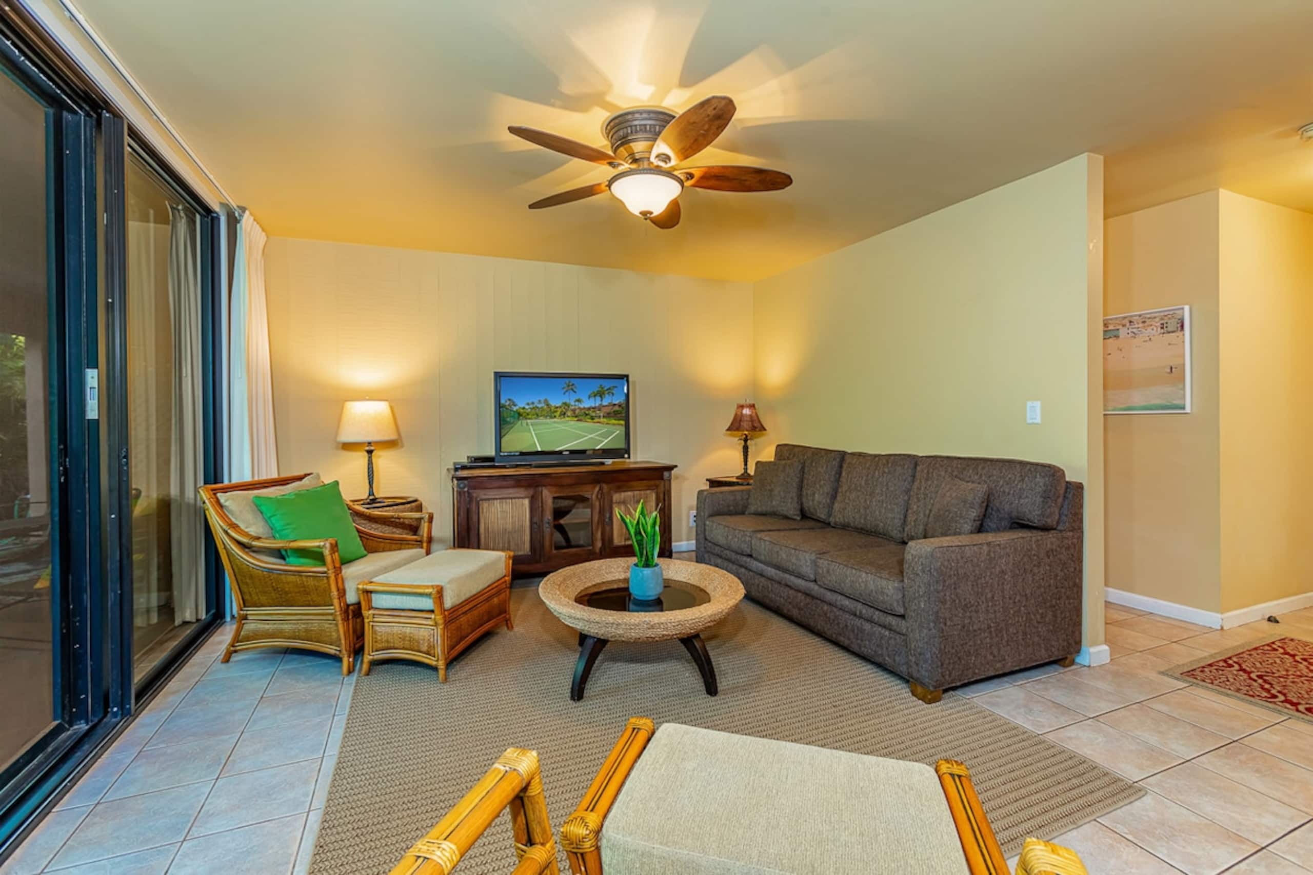 Beachfront Wailea condo w/ garden lanai - Photo 7