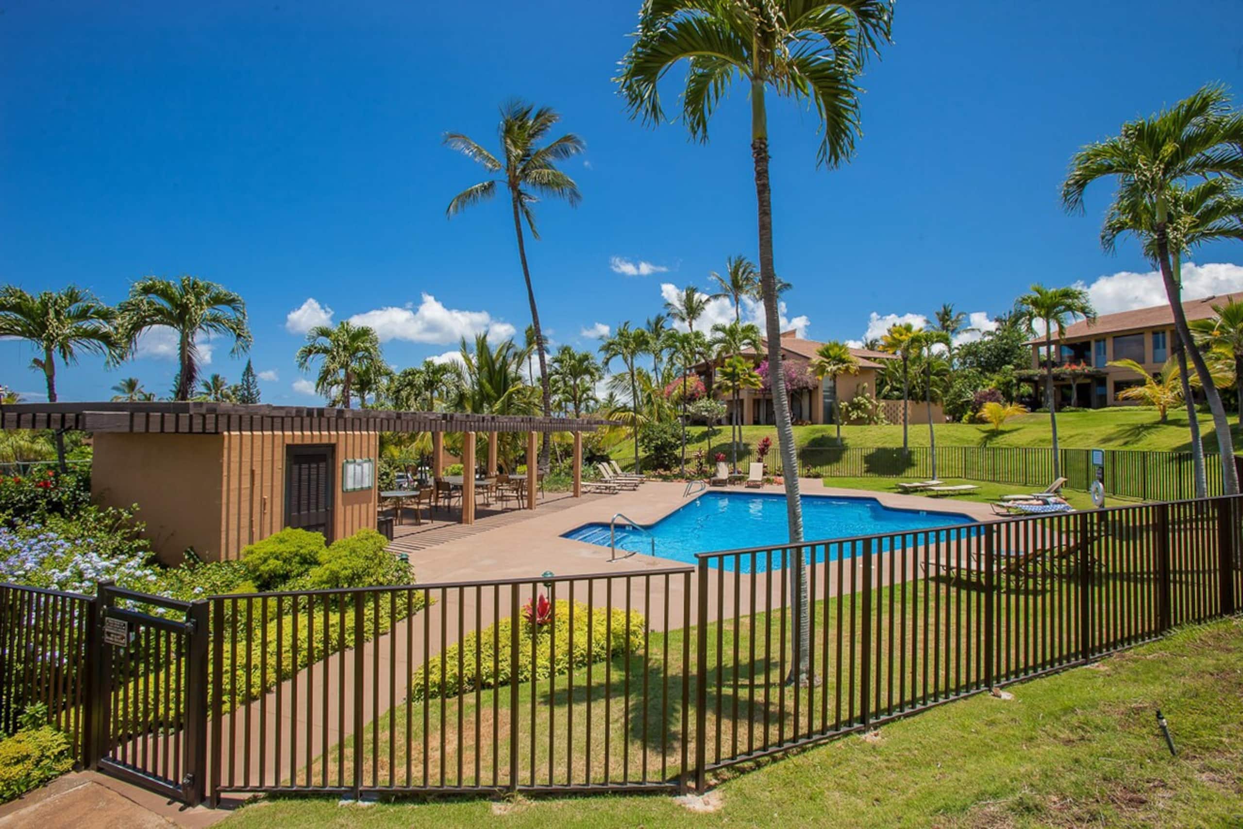 Beachfront Wailea condo w/ garden lanai - Photo 36