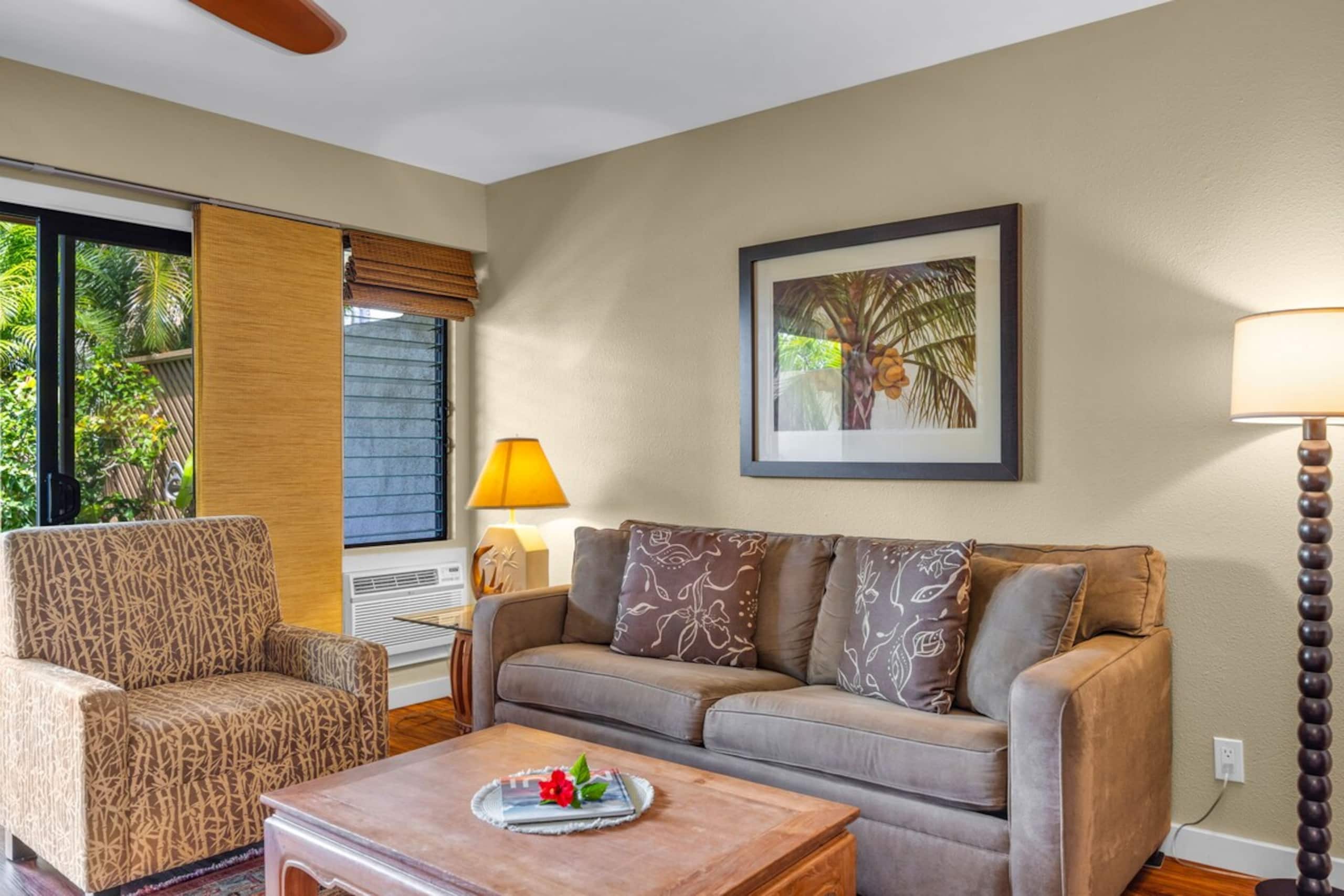 Tranquil Retreat surrounded by Tropical Garden - Photo 1