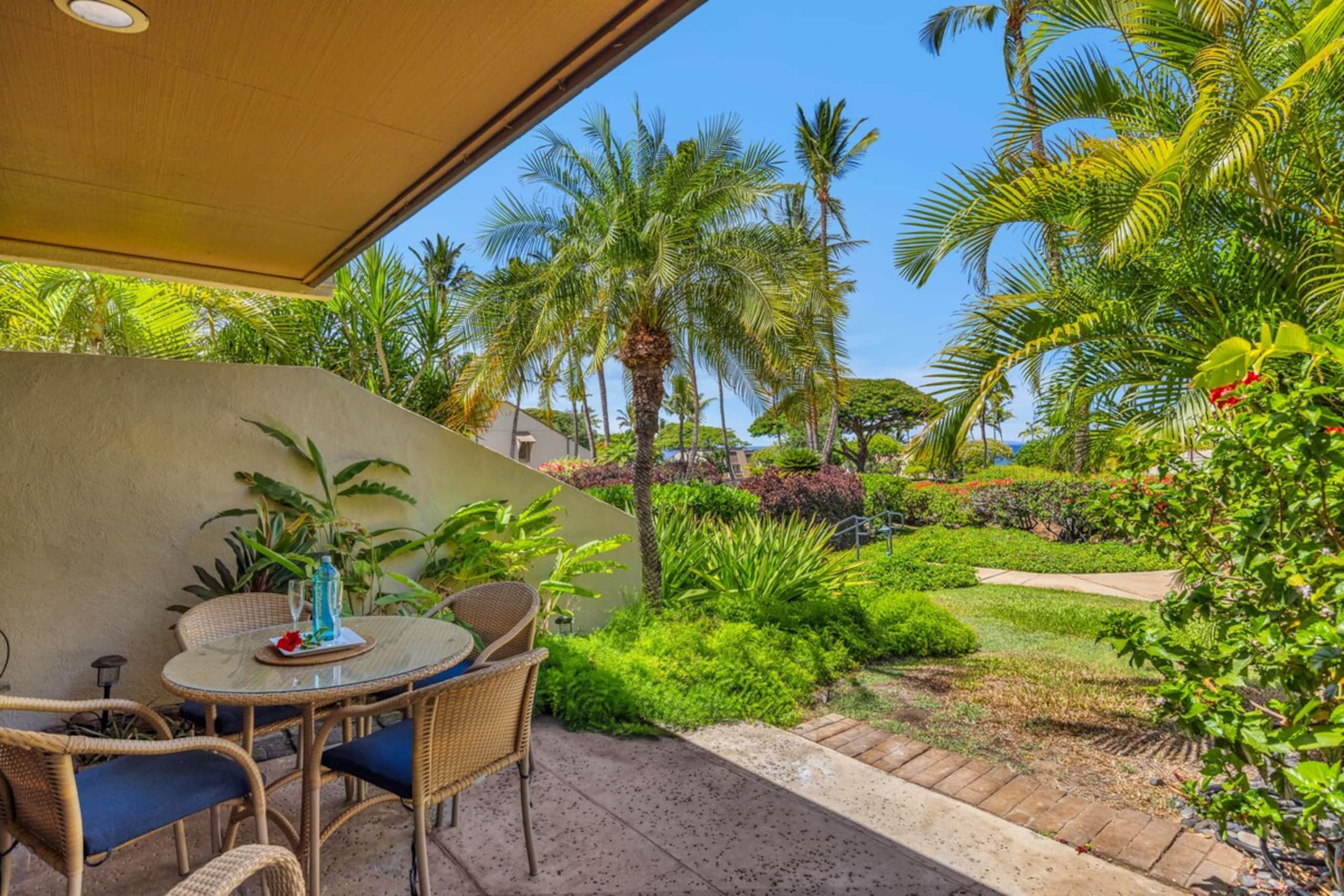 Tranquil Retreat surrounded by Tropical Garden - Photo 34