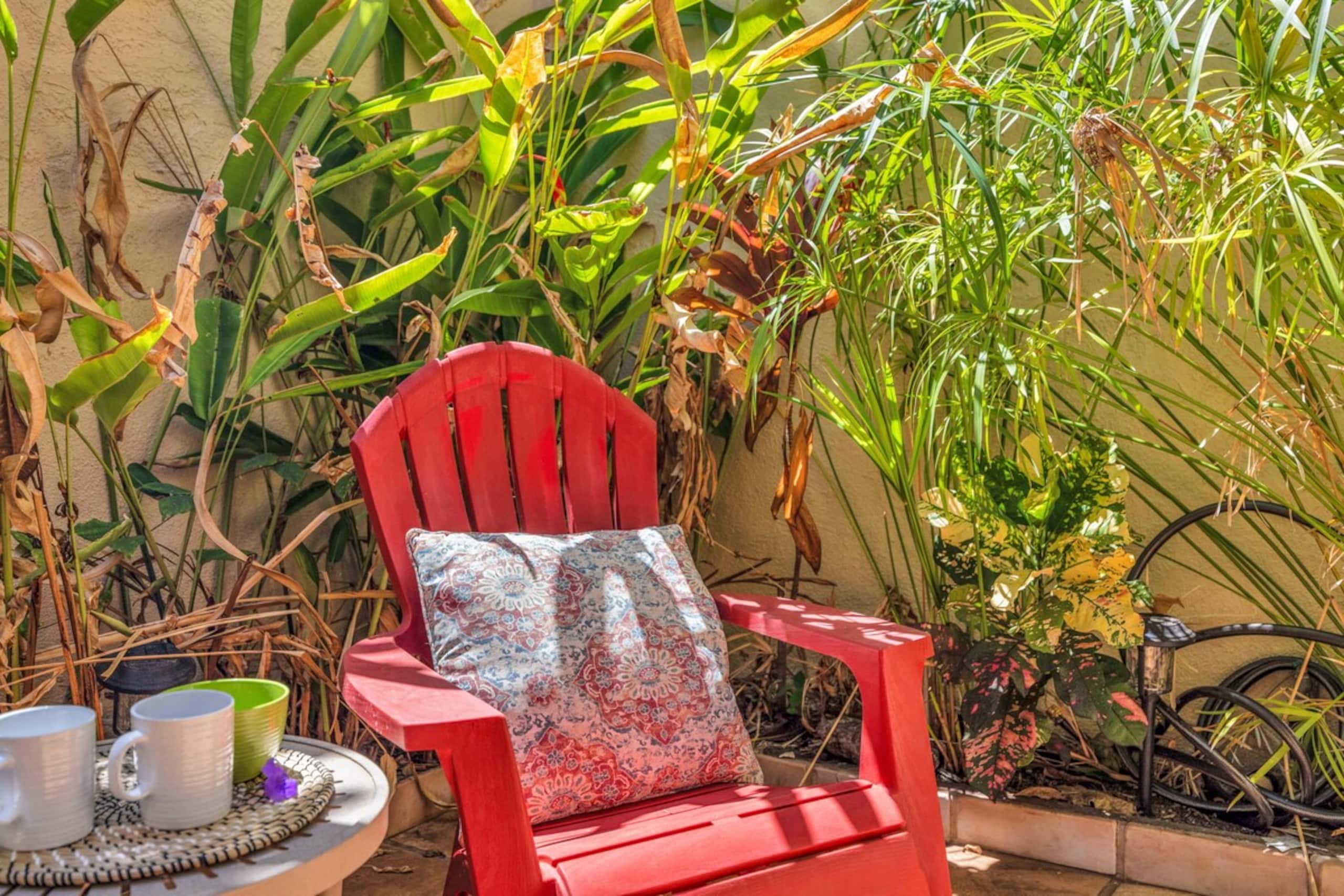 Tranquil Retreat surrounded by Tropical Garden - Photo 42