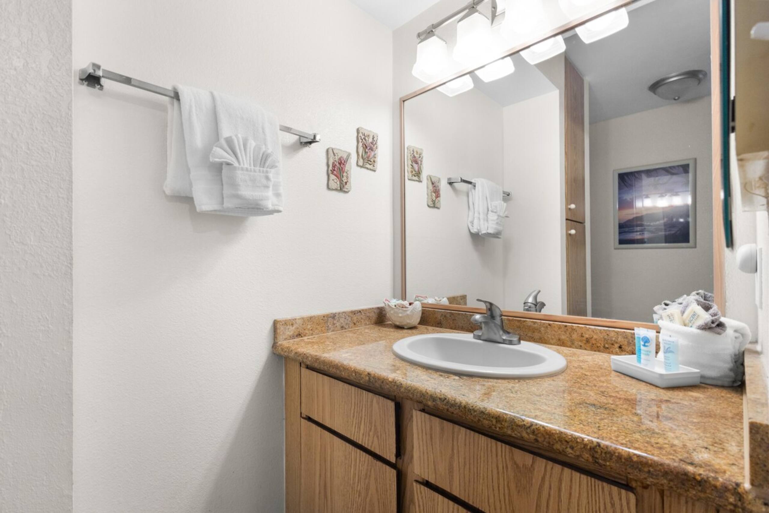 Tropical Escape Poolside Condo with Beach Access - Photo 21