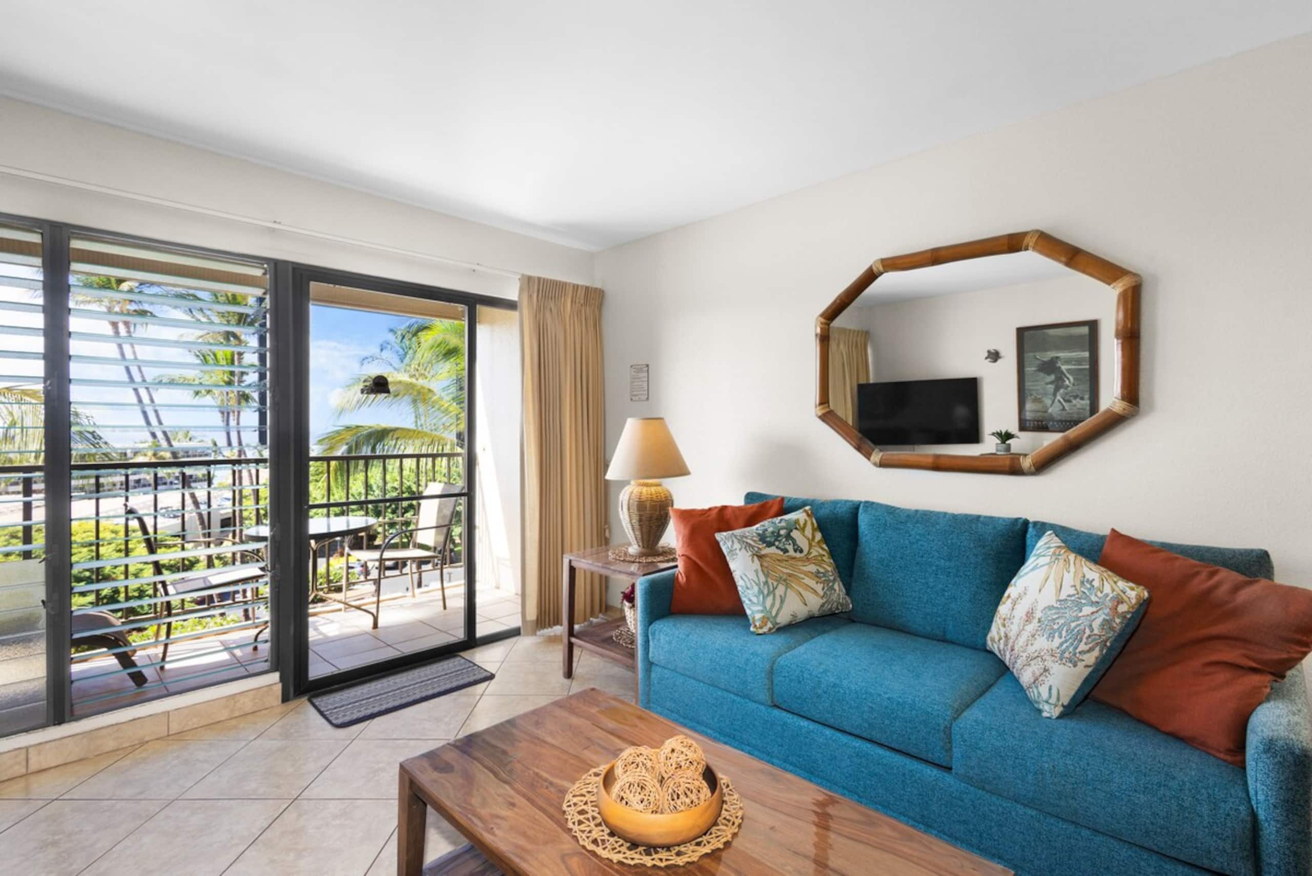 Tropical Escape Poolside Condo with Beach Access - Photo 4