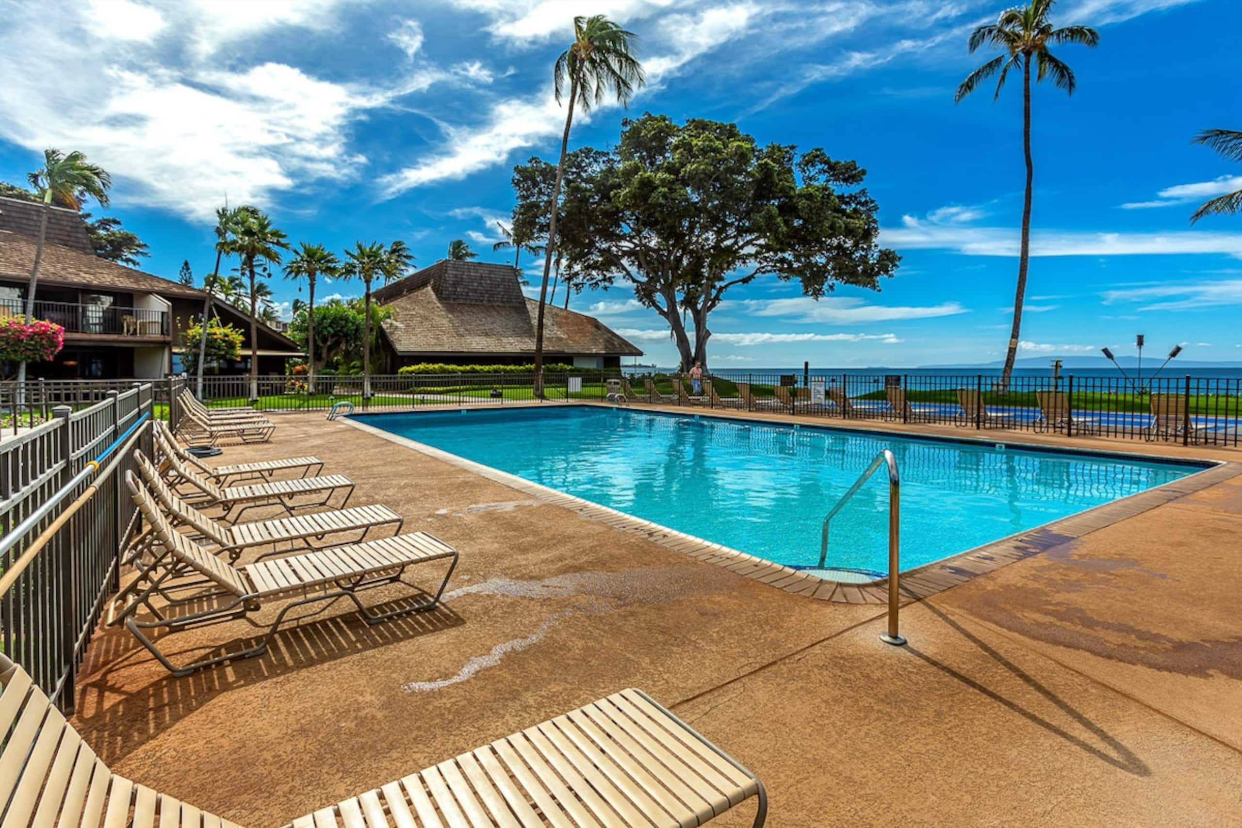Oceanfront condo w/ sunset lanai views, pools - Photo 44