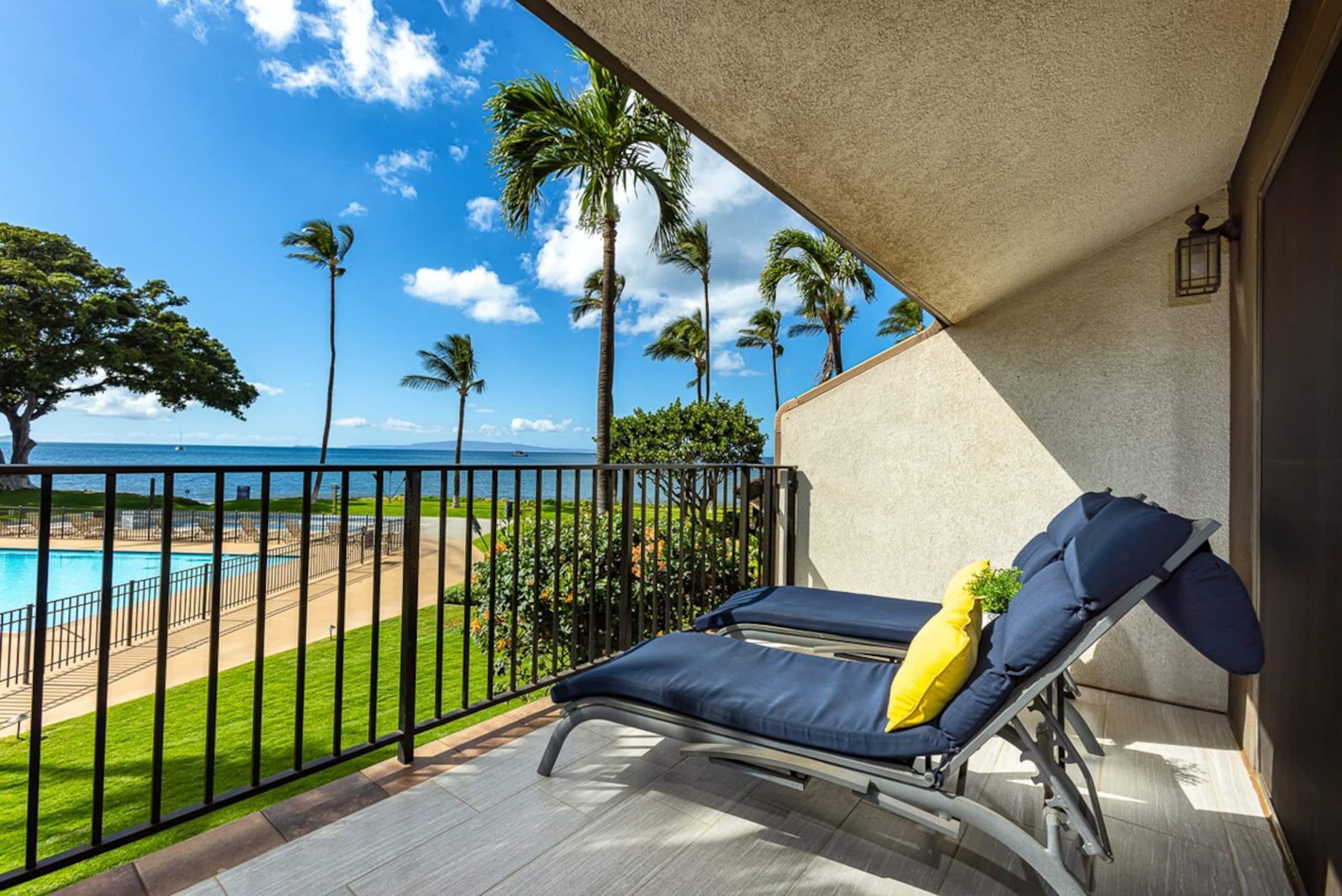 Oceanfront condo w/ sunset lanai views, pools - Photo 2