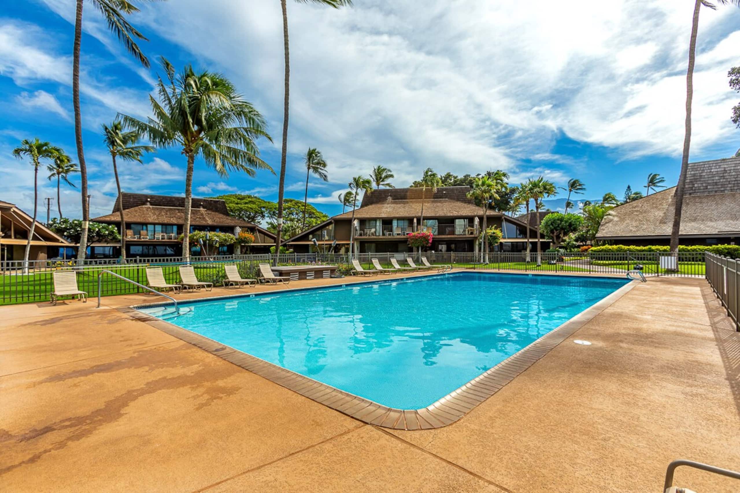 Oceanfront condo w/ sunset lanai views, pools - Photo 49