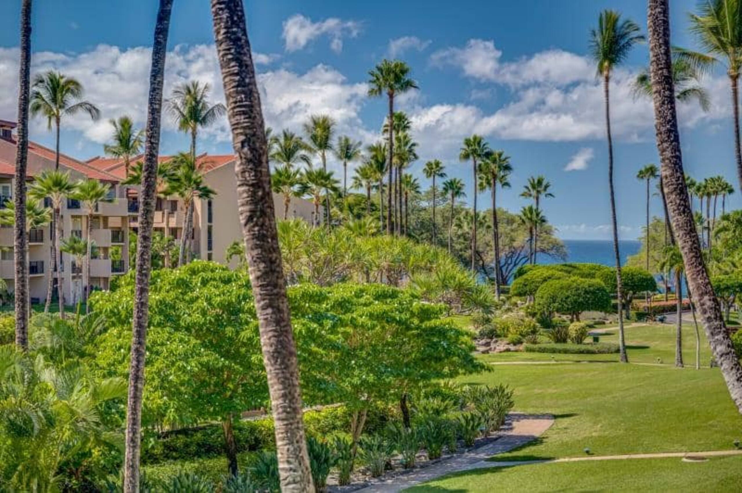Stunning 2B/2B Condo W/Ocean Views-Kamaole Sands - Photo 2
