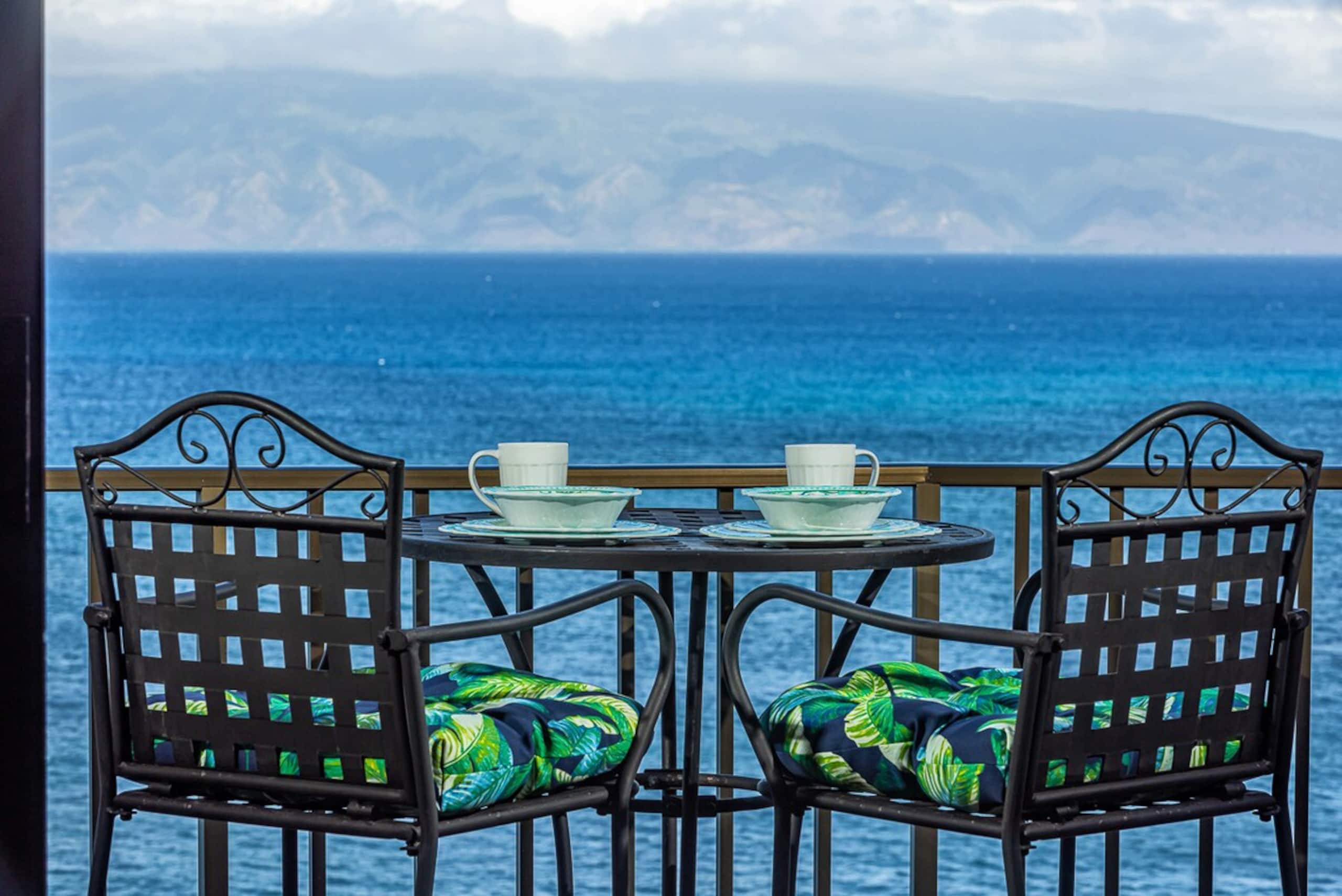 Oceanfront 1BR Kahana w/ whale views - Photo 3