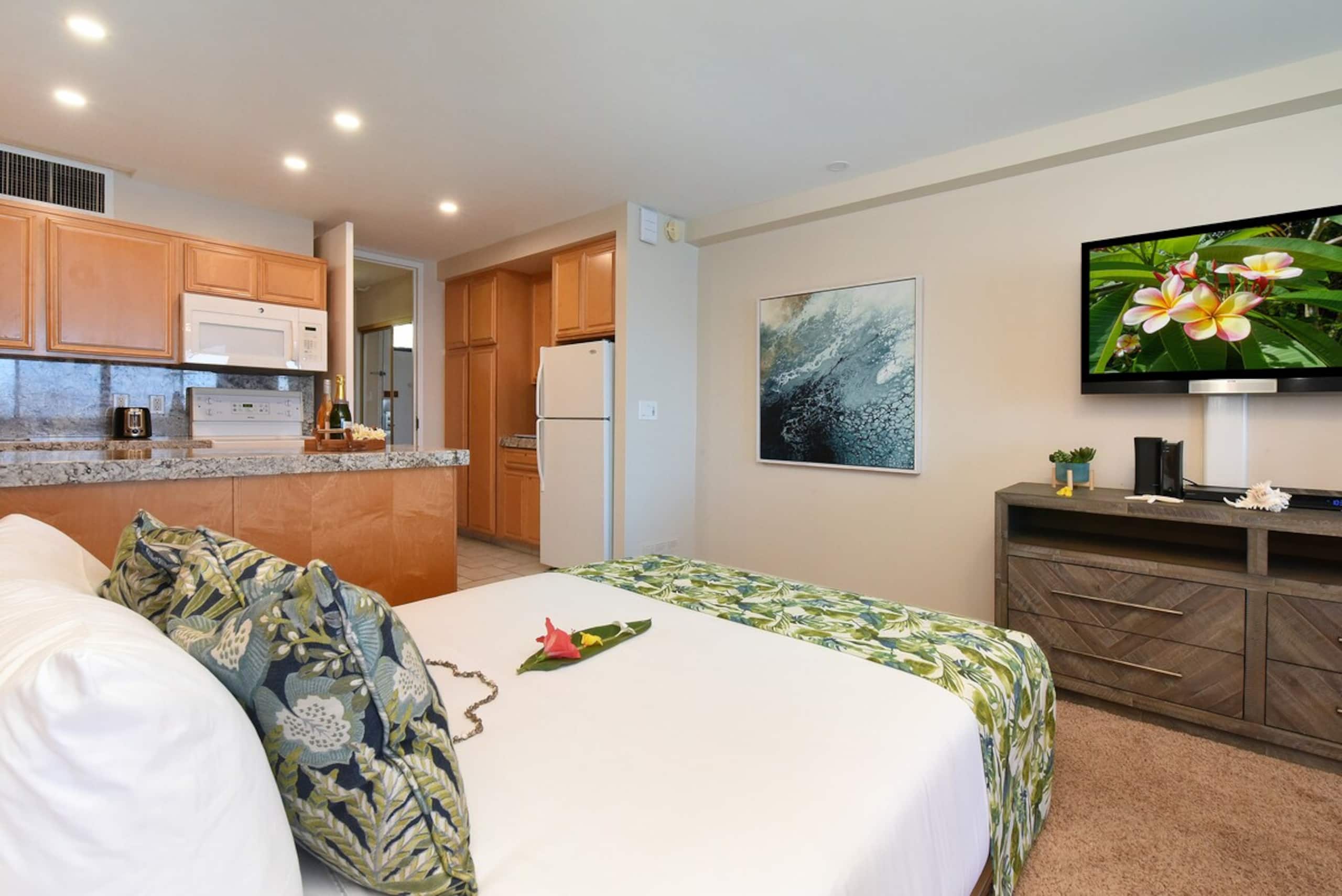 Maui Kai 206 Updated OceanFront Studio Pool AC - Photo 18