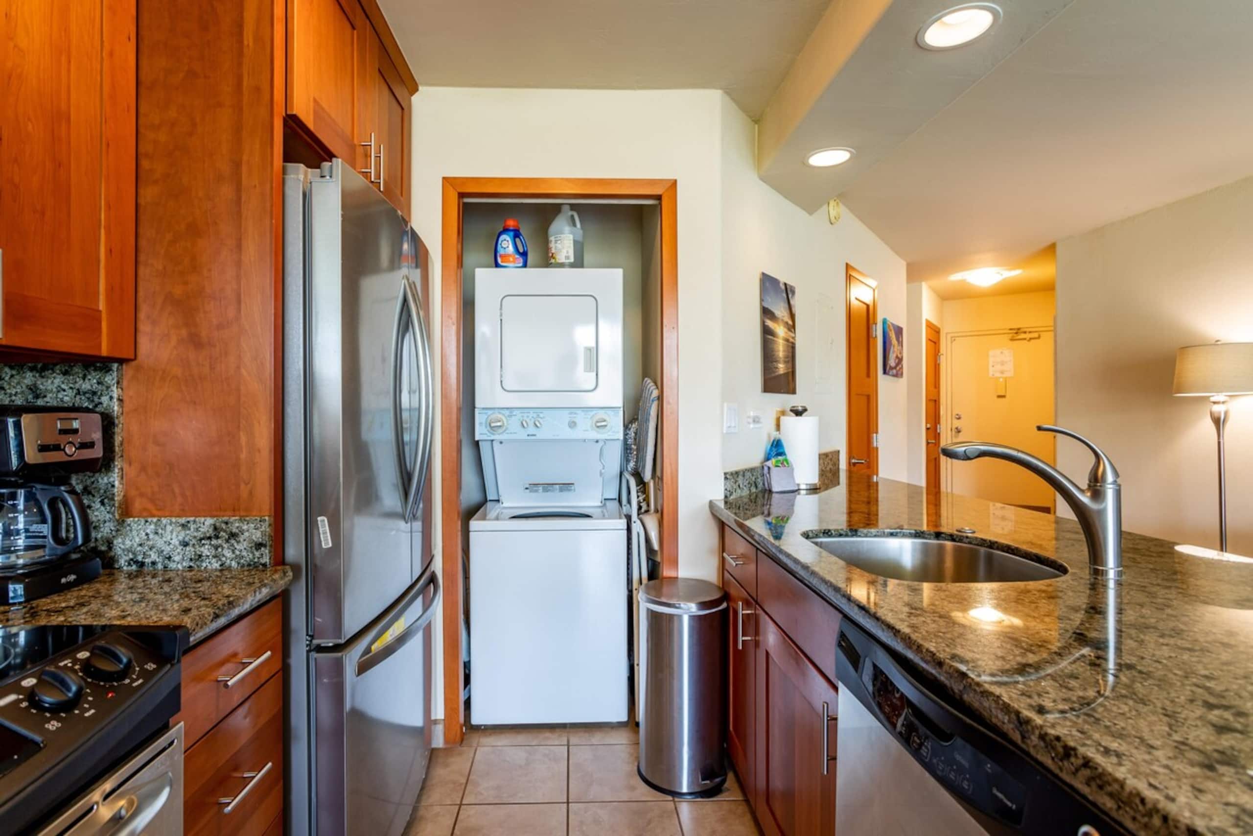 Beautiful Lanai Views, Oceanfront Complex W/ Large - Photo 6