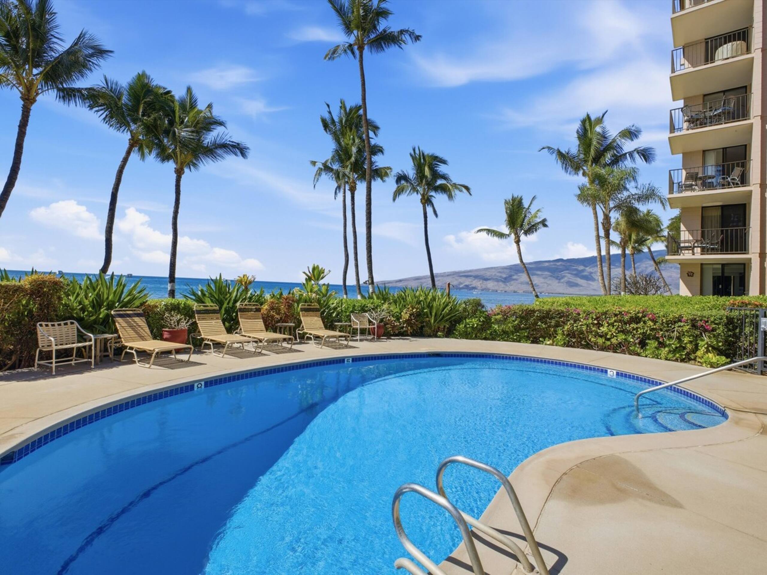Direct Beachfront Living in South Maui - Photo 3