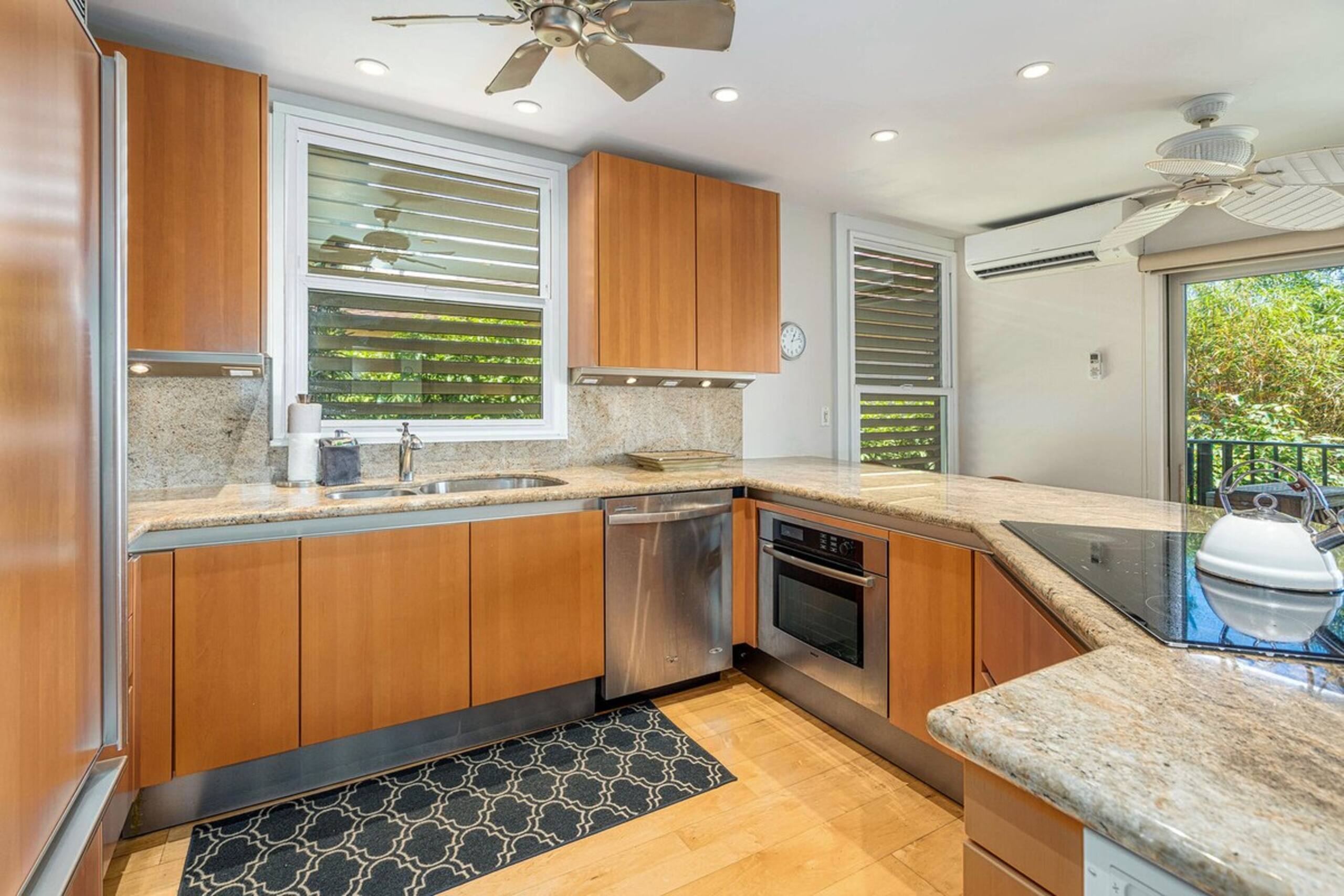 Hale Hui Kai 208, Renovated, Ocean View, Split AC - Photo 9