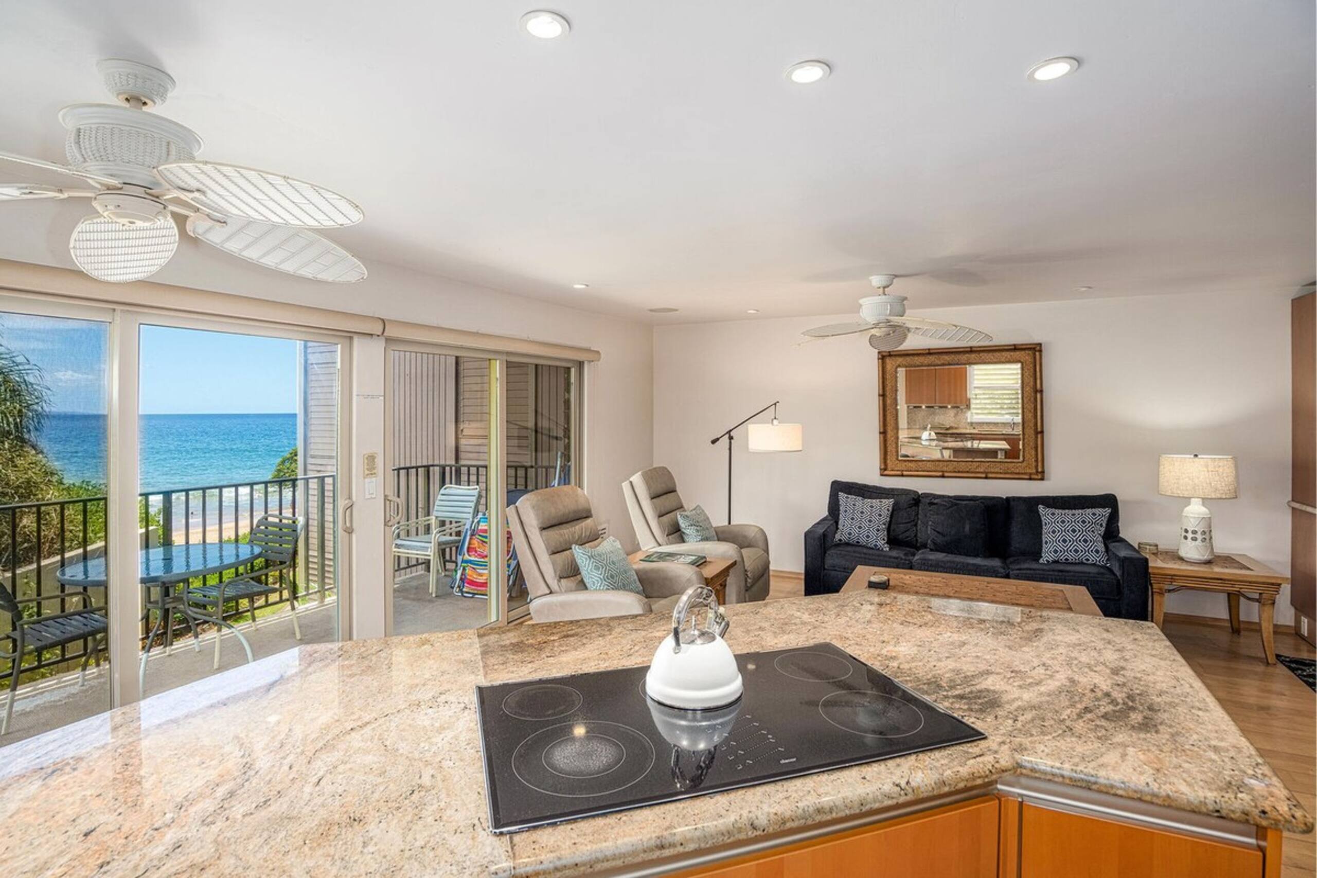 Hale Hui Kai 208, Renovated, Ocean View, Split AC - Photo 5