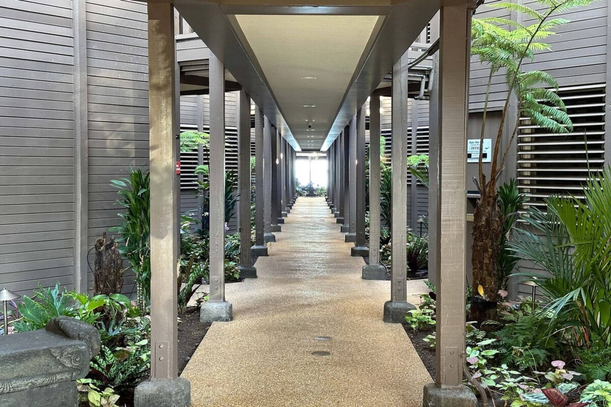 Hale Hui Kai 208, Renovated, Ocean View, Split AC - Photo 24