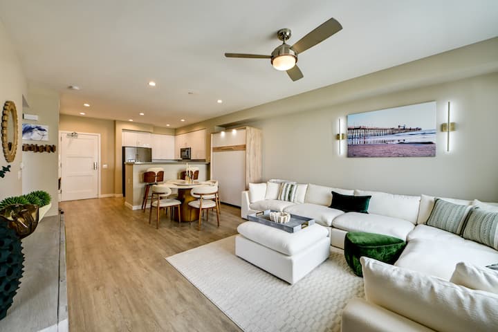Steps To The Sand! Luxury Oceanside Pier Condo - Oceanside, CA