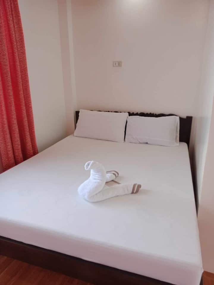 Bulls Rrsidence Guest House With Seaview - Toledo City