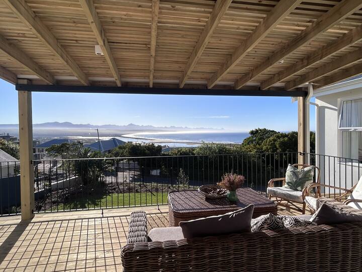 Sunrise View | Luxury Ocean Views | Sleeps 10 - Plettenberg Bay