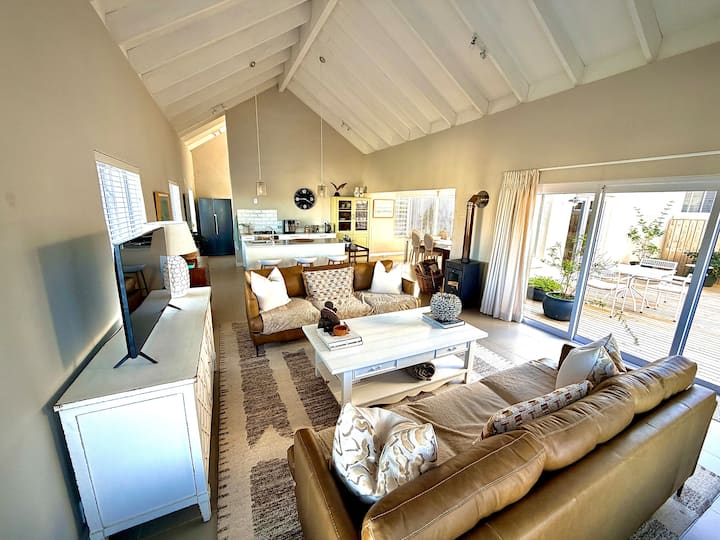 Modern Coastal Retreat | Robberg & Sea Views - Plettenberg Bay