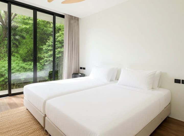 2nd Bedroom with two 3.5 Foot beds