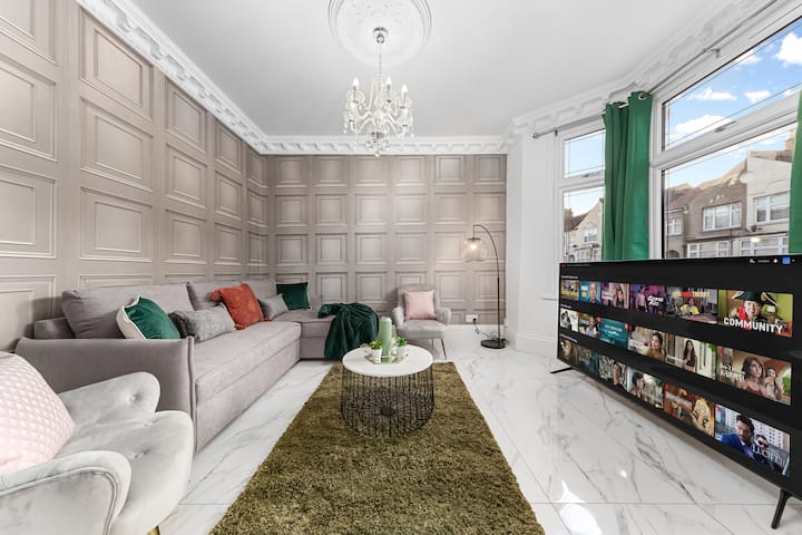 Ilford London Home Near Tube | 4br & Arcade - 일퍼드